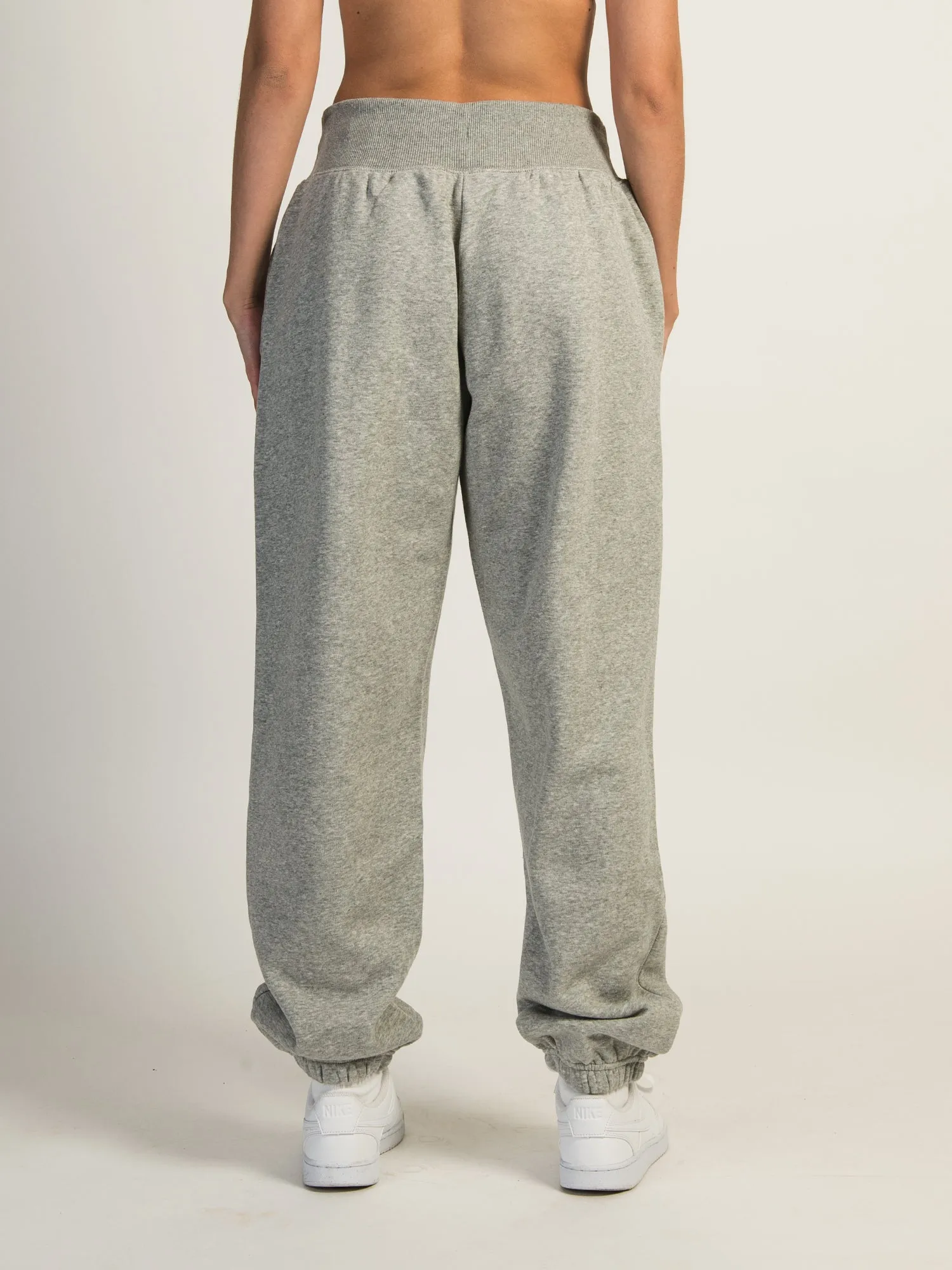 NIKE SPORTSWEAR PHOENIX OVERSIZED SWEATPANTS sold by Boathouse product image thumbnail 4
