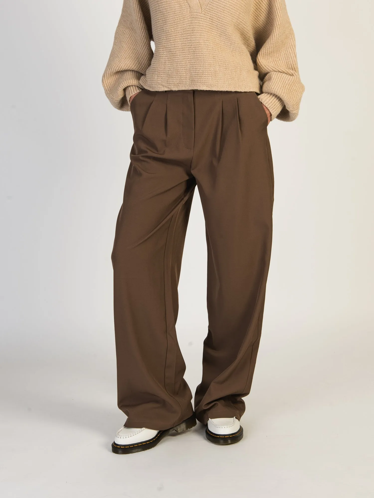 PRINCESS POLLY ARCHER PANTS sold by Boathouse product image thumbnail 2