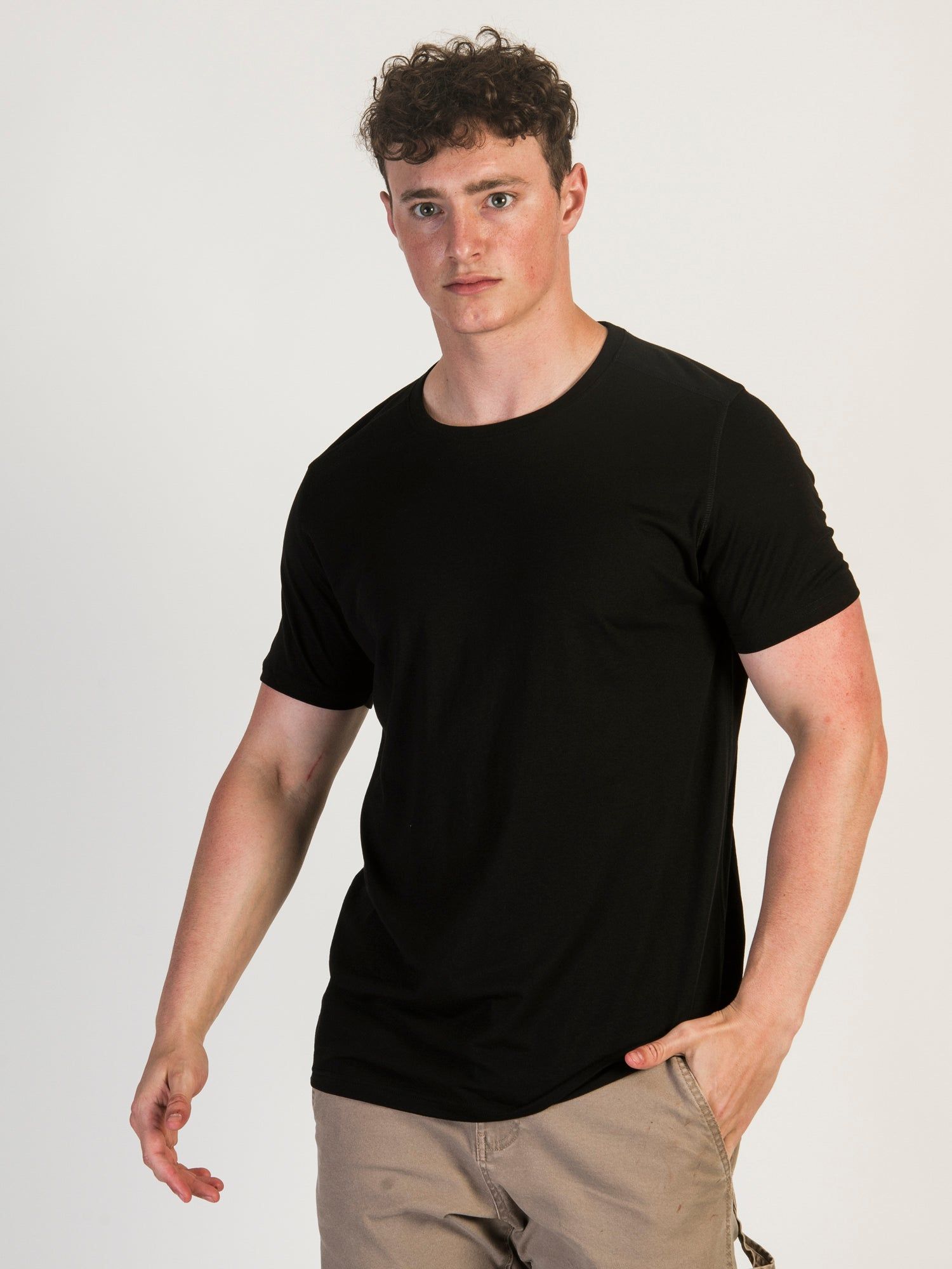 Bundle Item - VICTOR CREWNECK TEE - BLACK sold by Boathouse