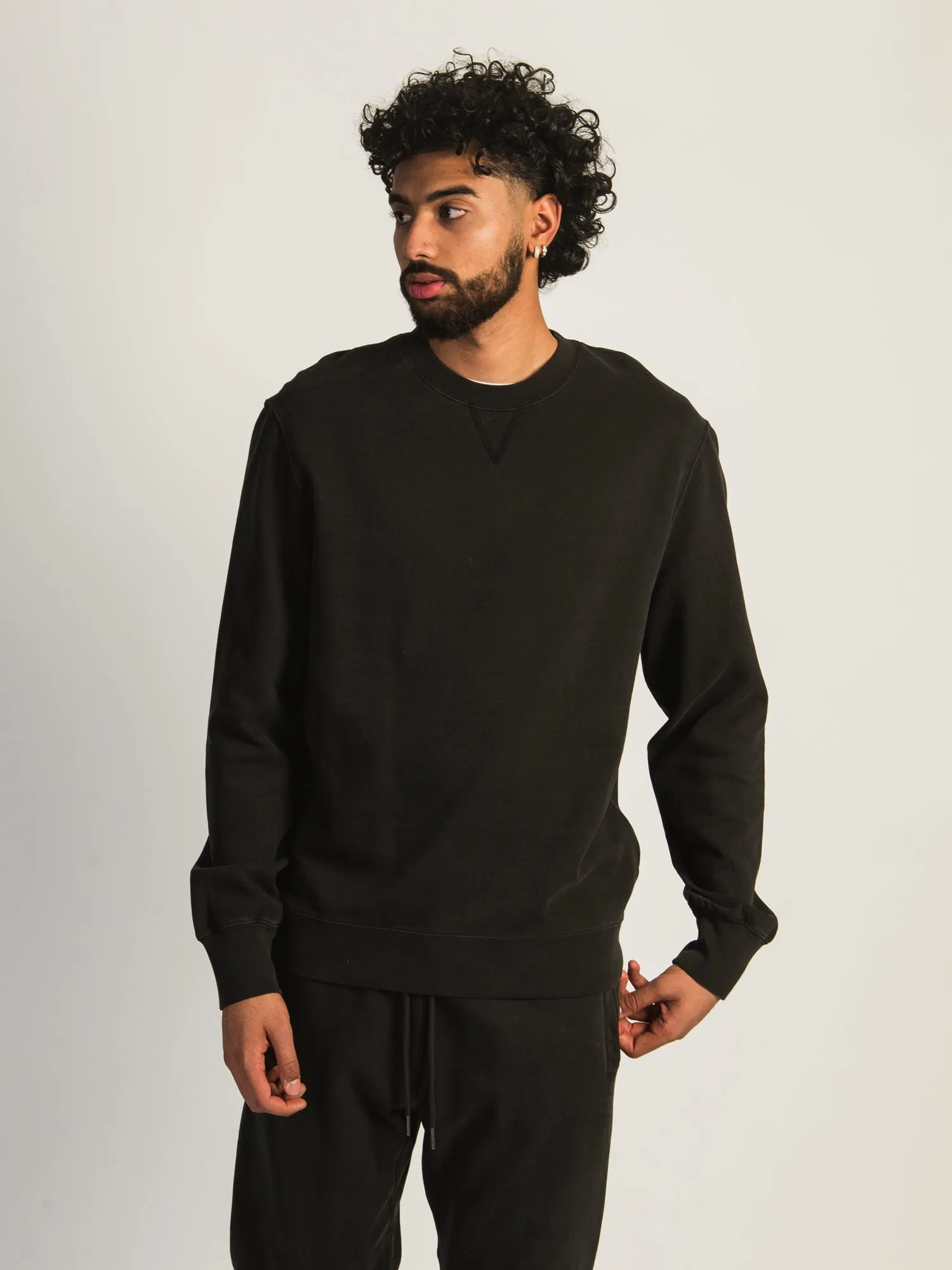 KOLBY PARKER GARMET DYE CREWNECK - BLACK sold by Boathouse