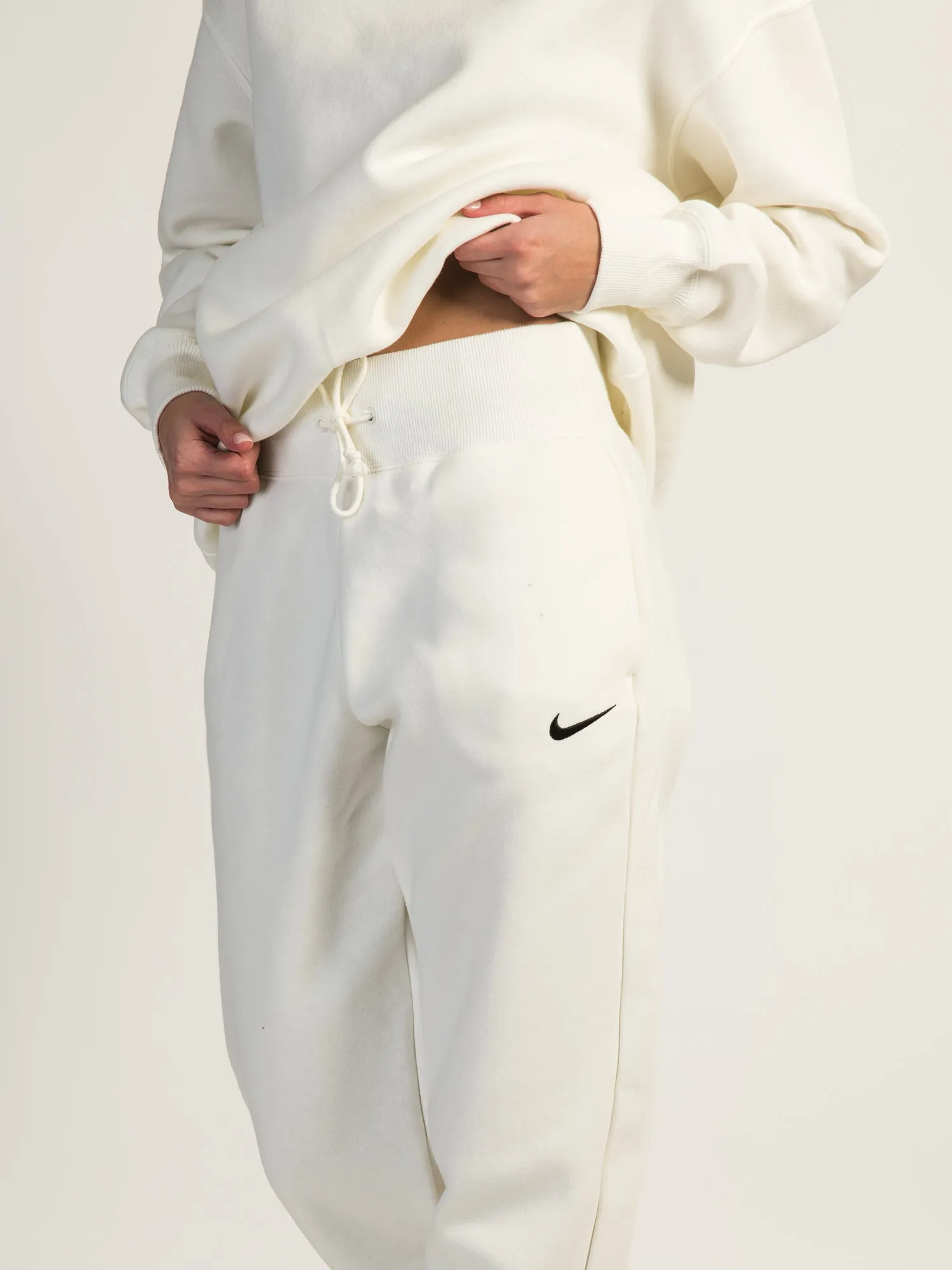 NIKE SPORTSWEAR PHOENIX OVERSIZED SWEATPANTS sold by Boathouse product image thumbnail 3