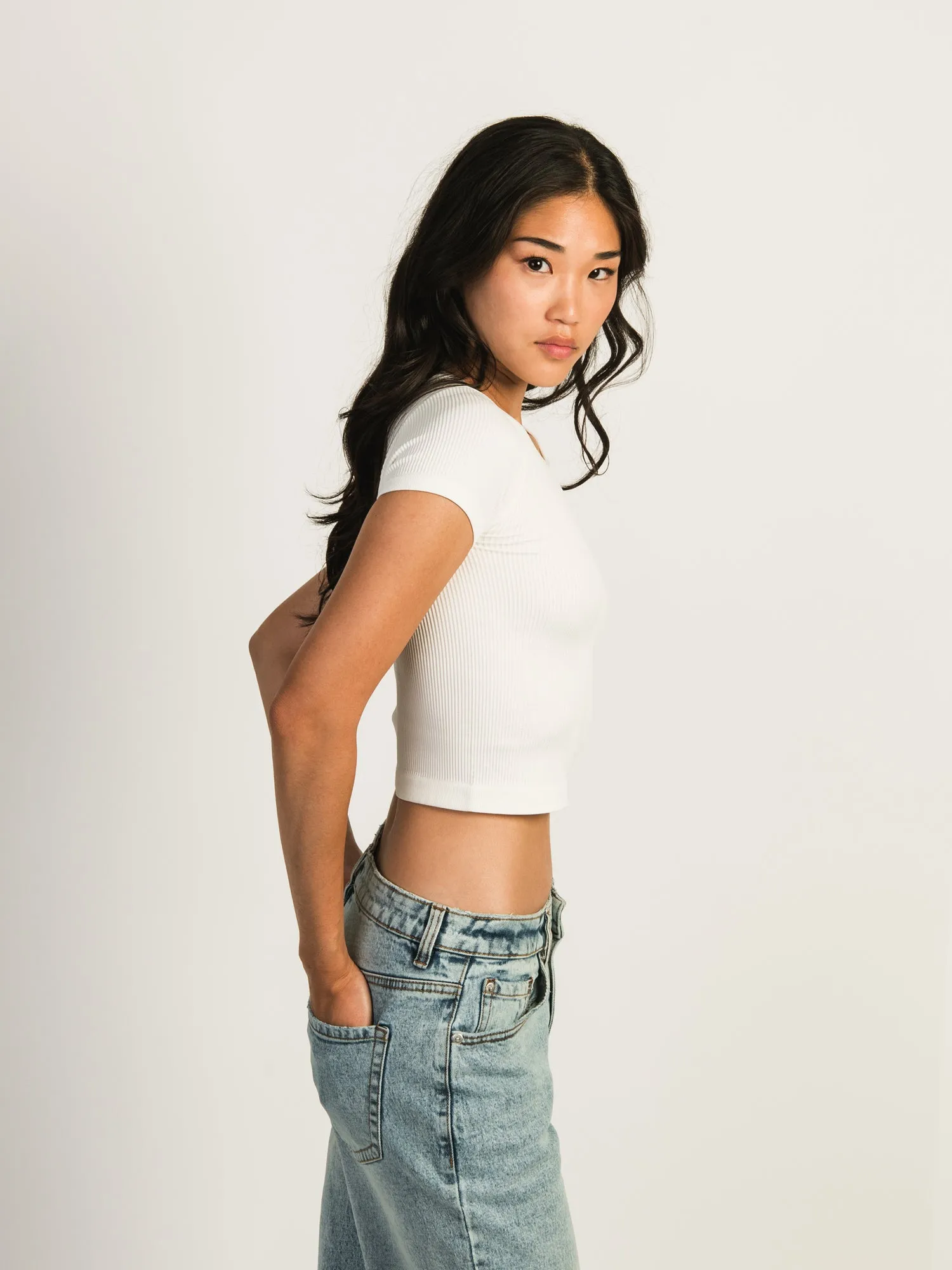 HARLOW RIBBED SEAMLESS TEE - OFF WHITE sold by Boathouse product image thumbnail 2