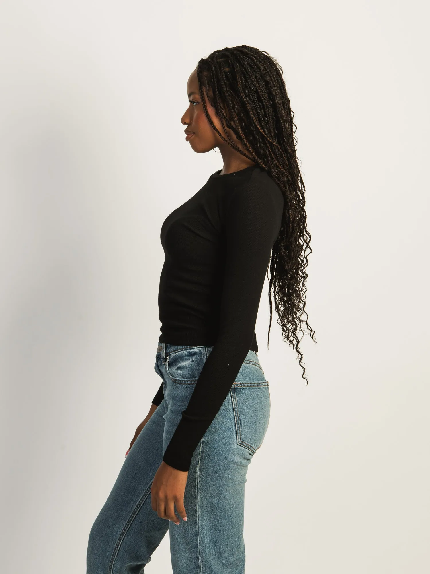 HARLOW ESSENTIAL LONG SLEEVE CREWNECK - BLACK sold by Boathouse product image thumbnail 3