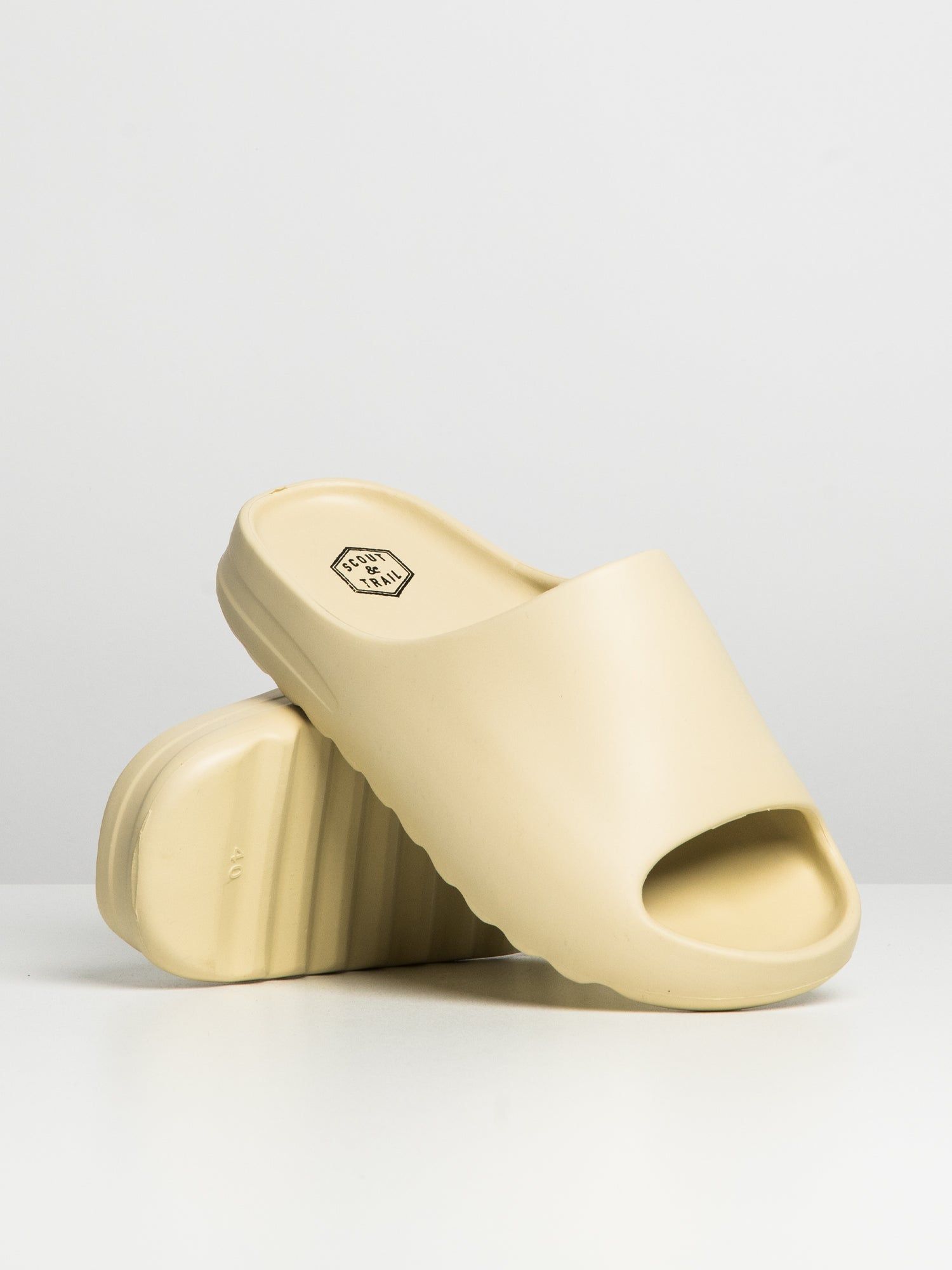 WOMENS SCOUT & TRAIL SQUISHYY sold by Boathouse product image thumbnail 2