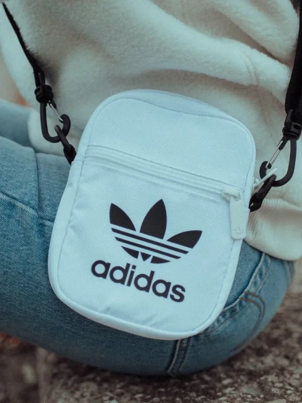 FEST BAG TREFOIL - WHITE - CLEARANCE sold by Boathouse