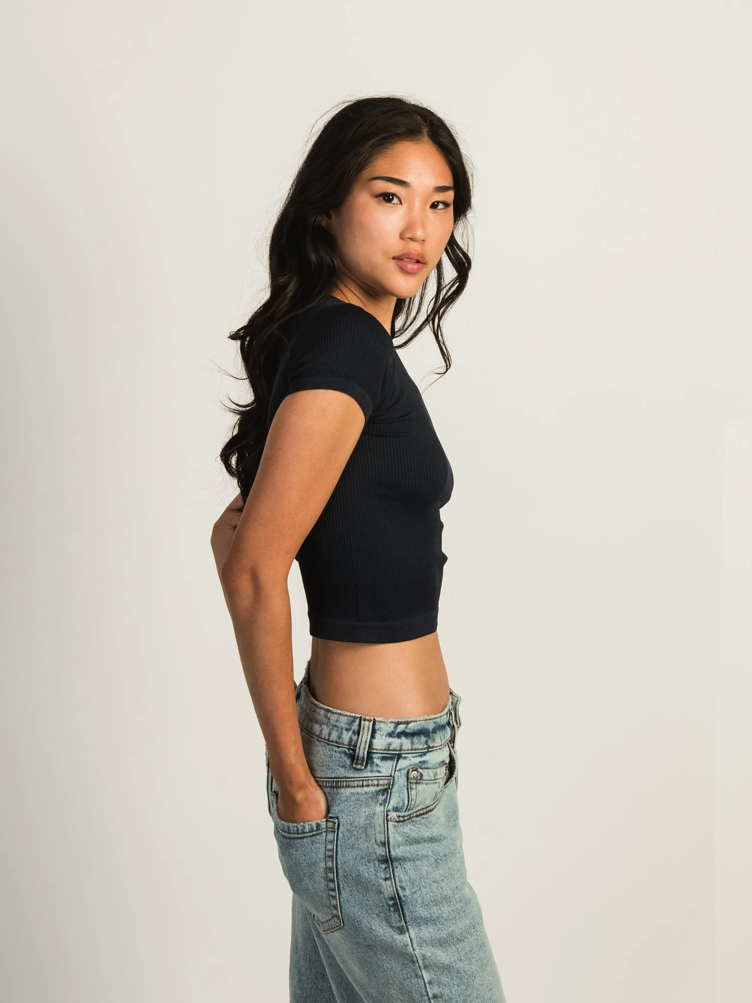 HARLOW RIBBED SEAMLESS TEE - NAVY sold by Boathouse product image thumbnail 2