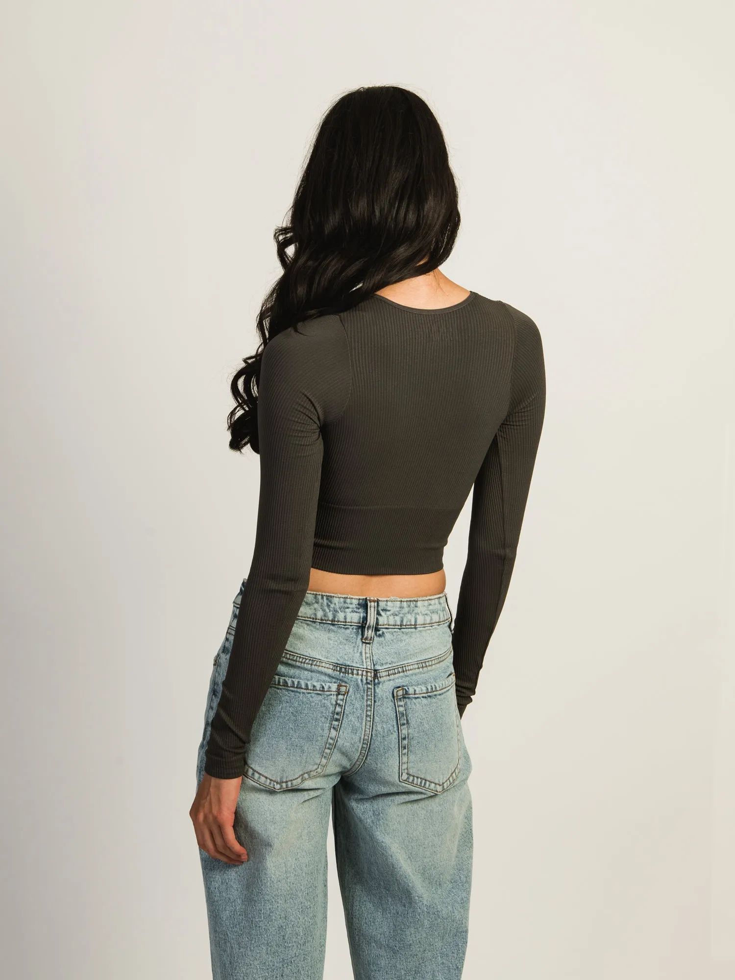 HARLOW TORI VNECK LONG SLEEVE - CHARCOAL sold by Boathouse product image thumbnail 4