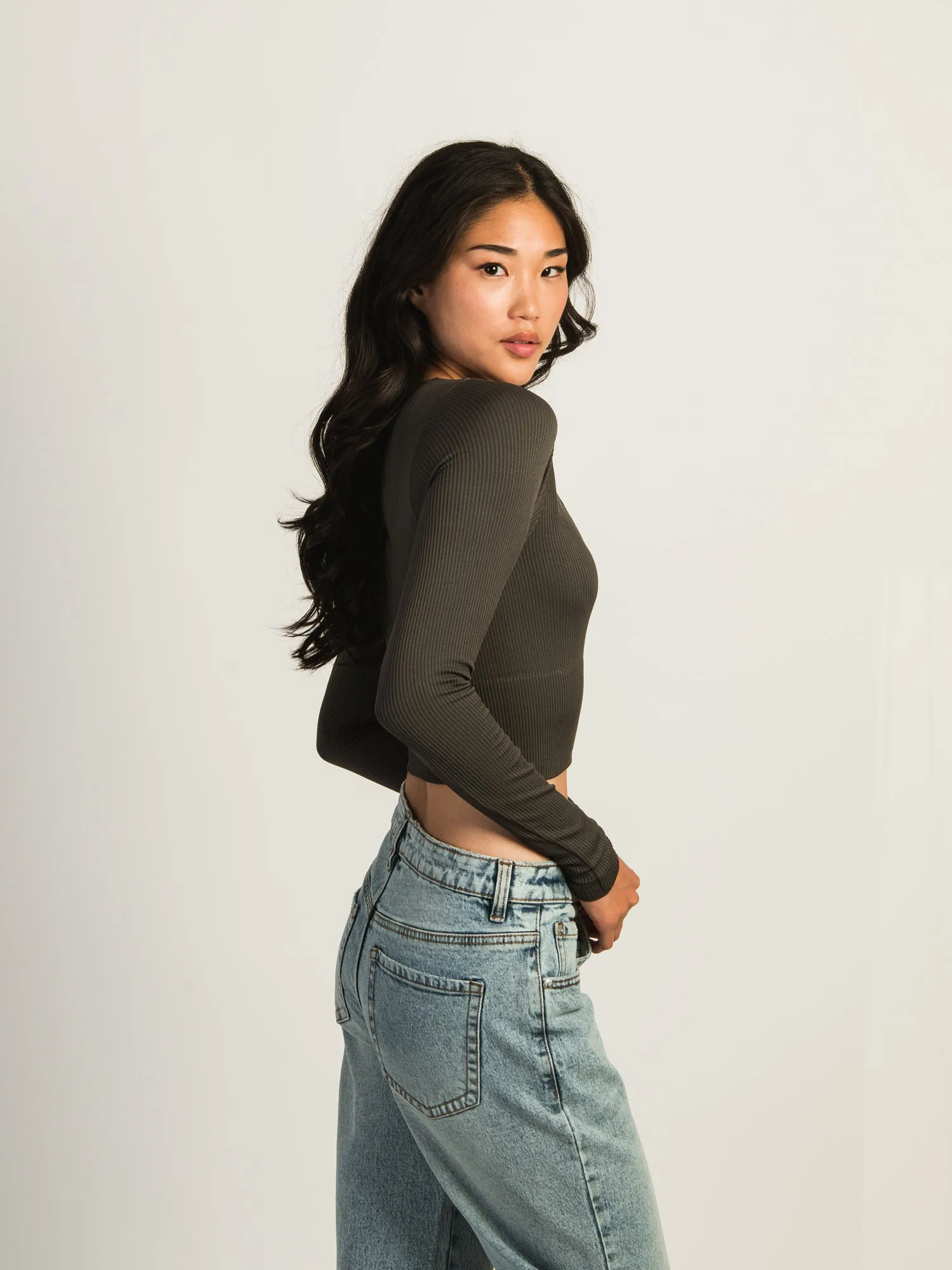 HARLOW TORI VNECK LONG SLEEVE - CHARCOAL sold by Boathouse product image thumbnail 2