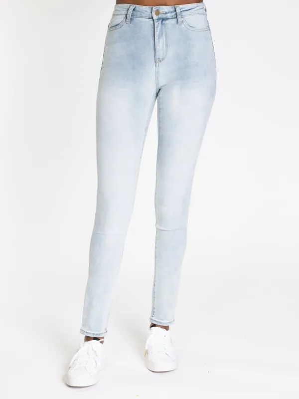WOMENS HI-RISE SKINNY DENIM - LIGHT - CLEARANCE sold by Boathouse
