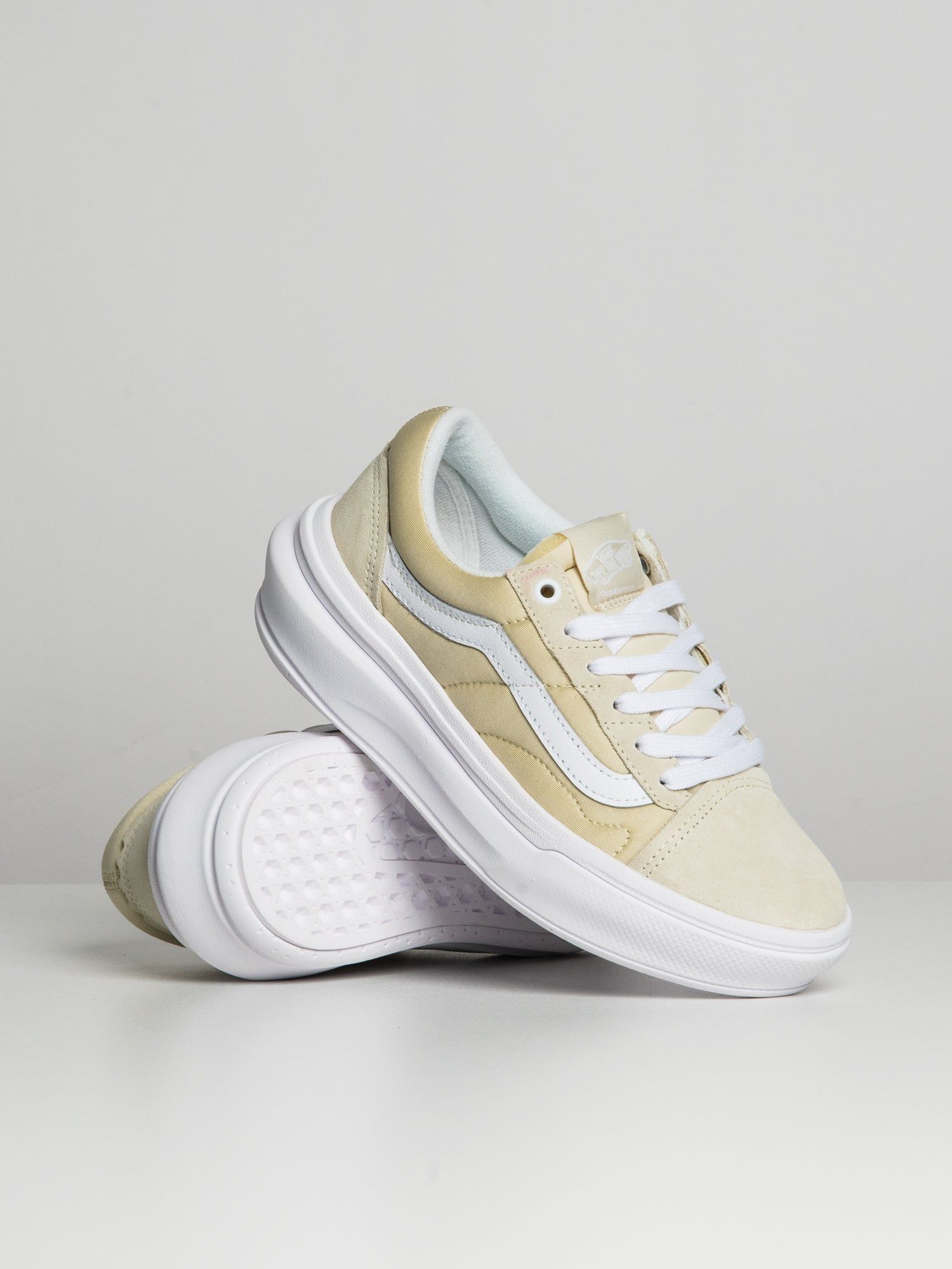 WOMENS VANS COMFYCUSH OLD SKOOL OVERT - CLEARANCE sold by Boathouse product image thumbnail 2