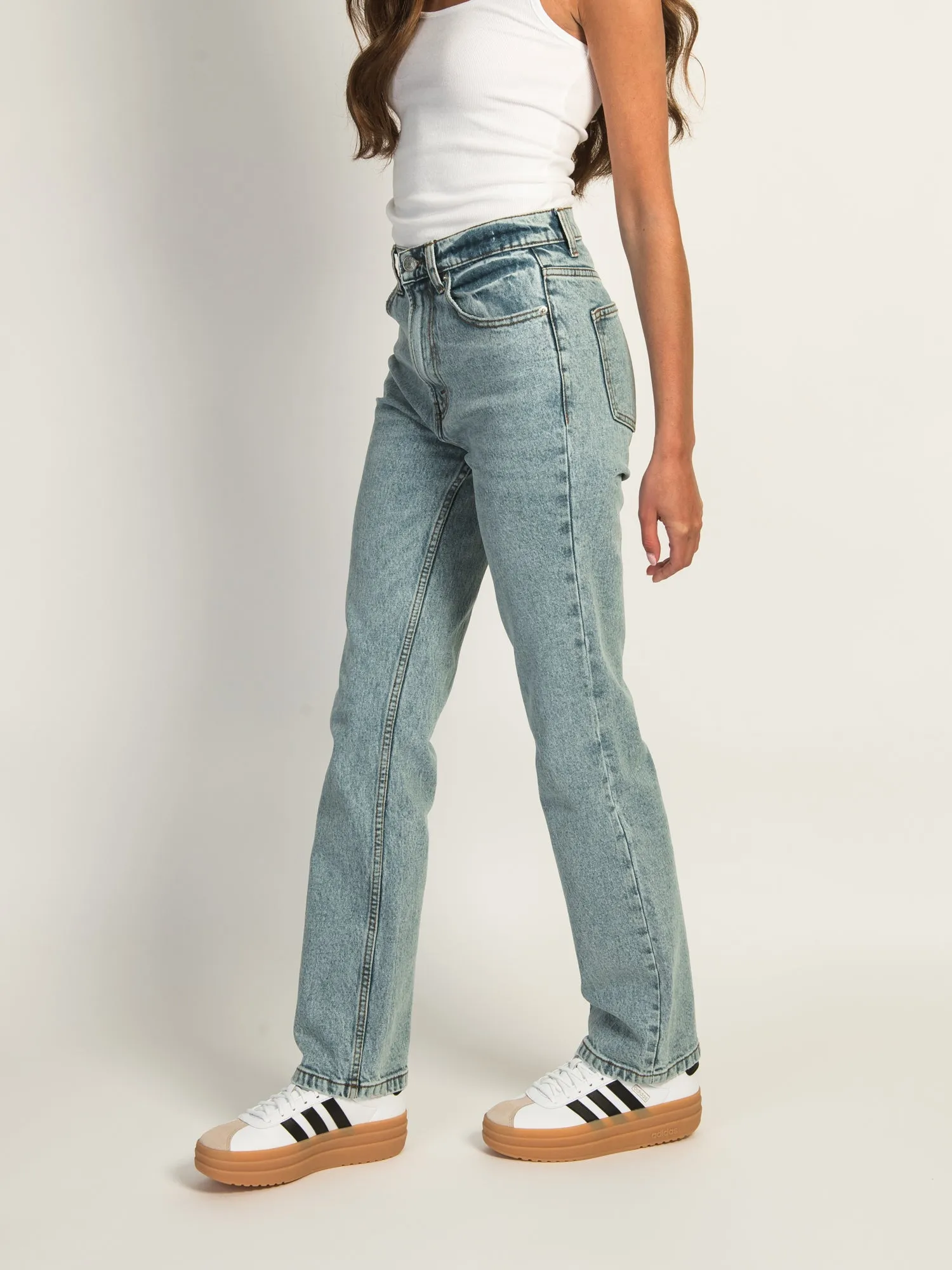 HARLOW HIGH-RISE STRAIGHT JEAN - LIGHT WASH sold by Boathouse product image thumbnail 4