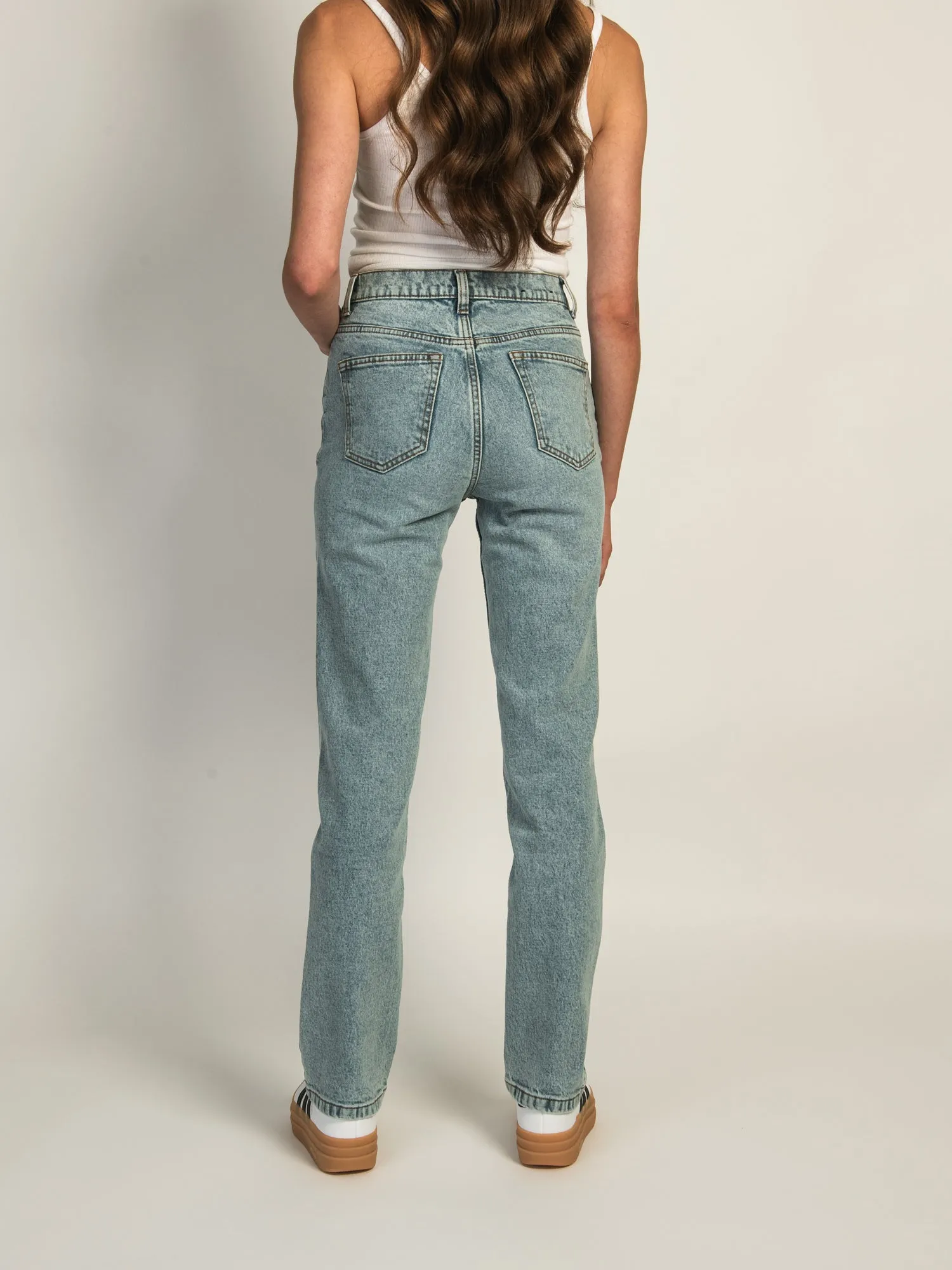 HARLOW HIGH-RISE STRAIGHT JEAN - LIGHT WASH sold by Boathouse product image thumbnail 5