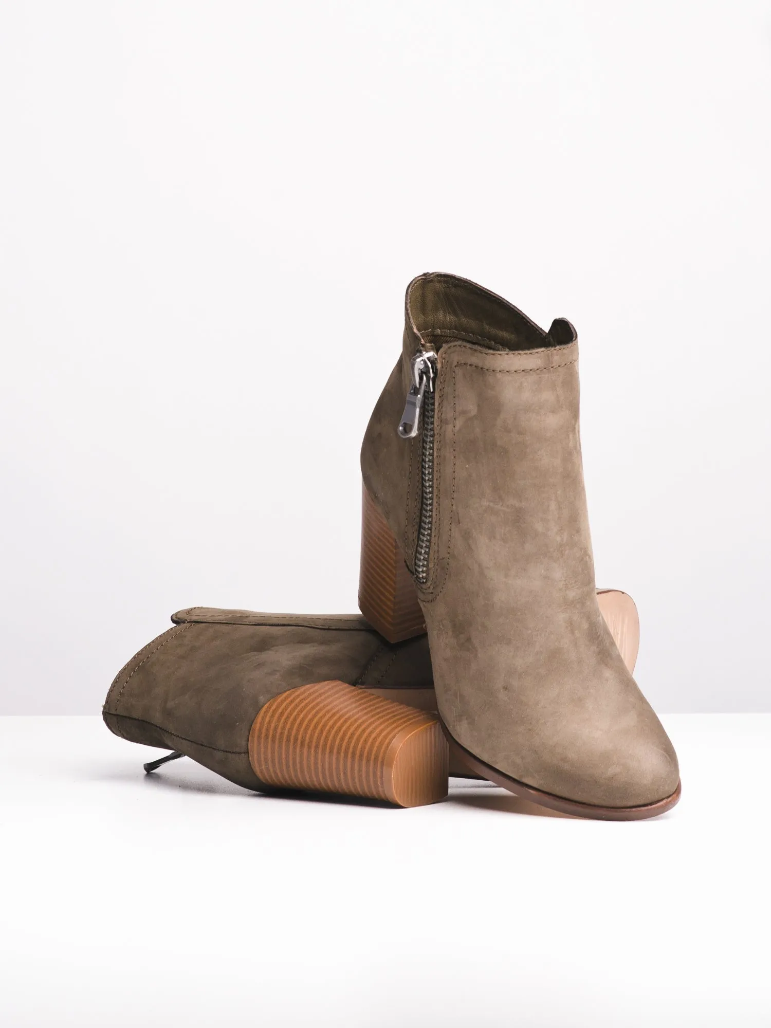 WOMENS LILY - GREY-D5 - CLEARANCE sold by Boathouse product image thumbnail 2