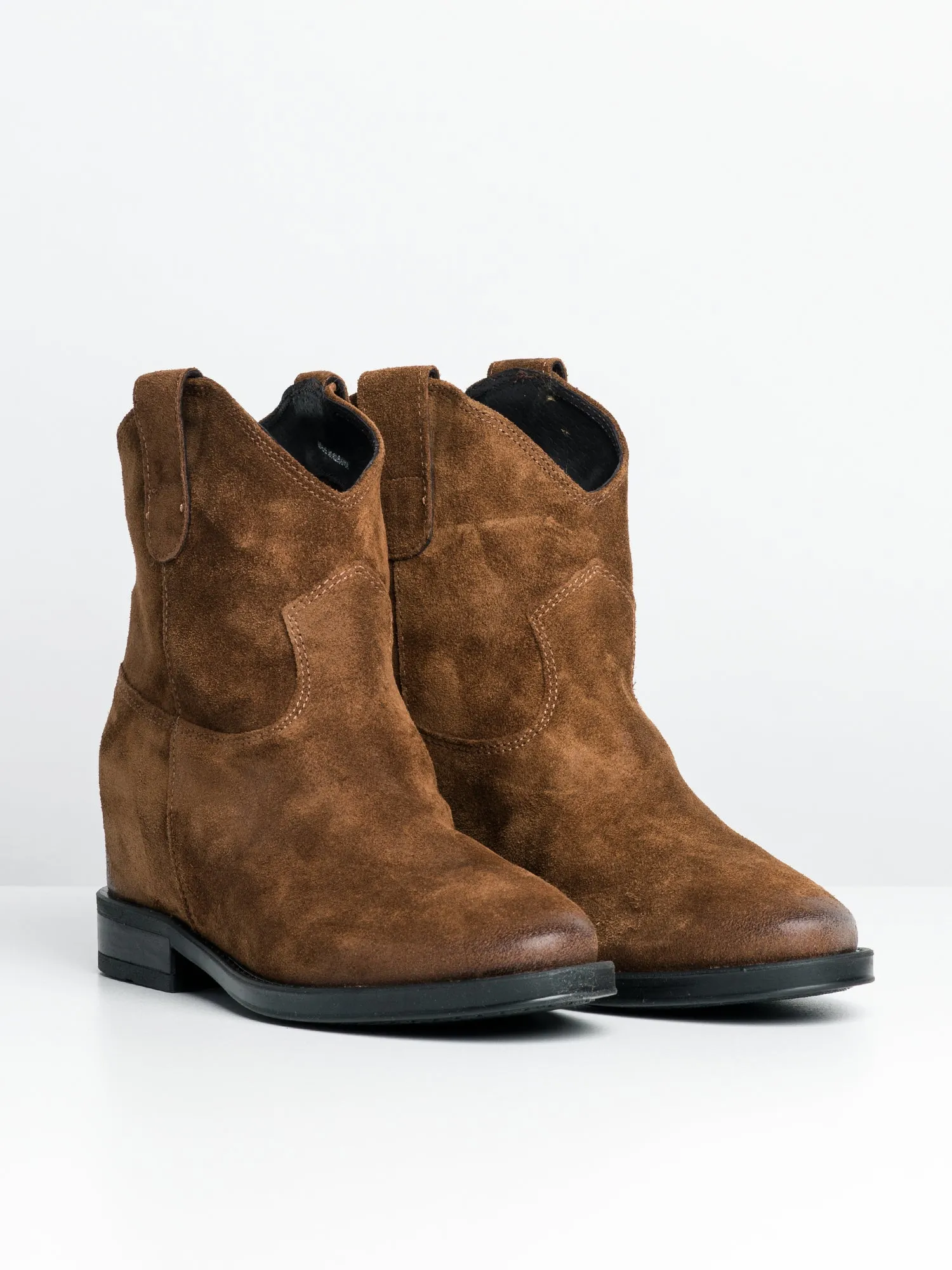 WOMENS GWEN - CLEARANCE sold by Boathouse product image thumbnail 2