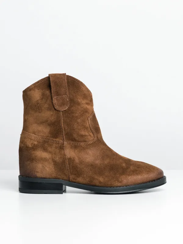WOMENS GWEN  - CLEARANCE made by Boathouse