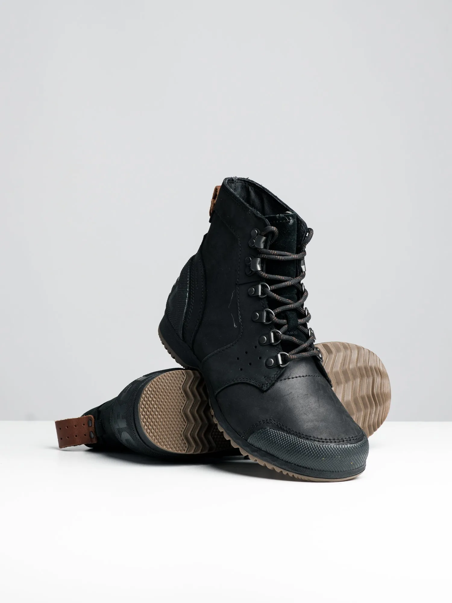 MENS ANKENY MID HIKER - BLACK - CLEARANCE sold by Boathouse product image thumbnail 2