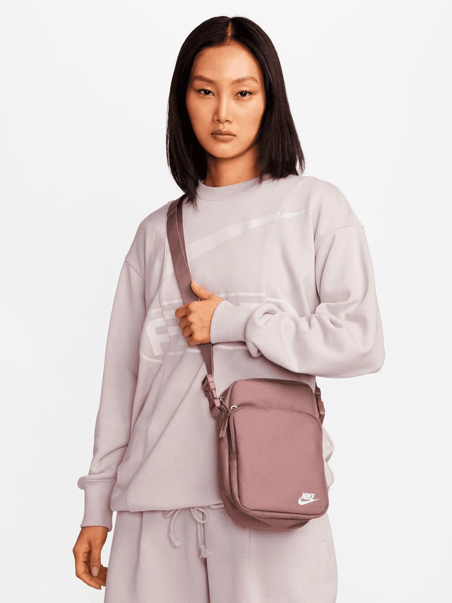 NIKE HERITAGE XBODY 4L BAG sold by Boathouse product image thumbnail 2