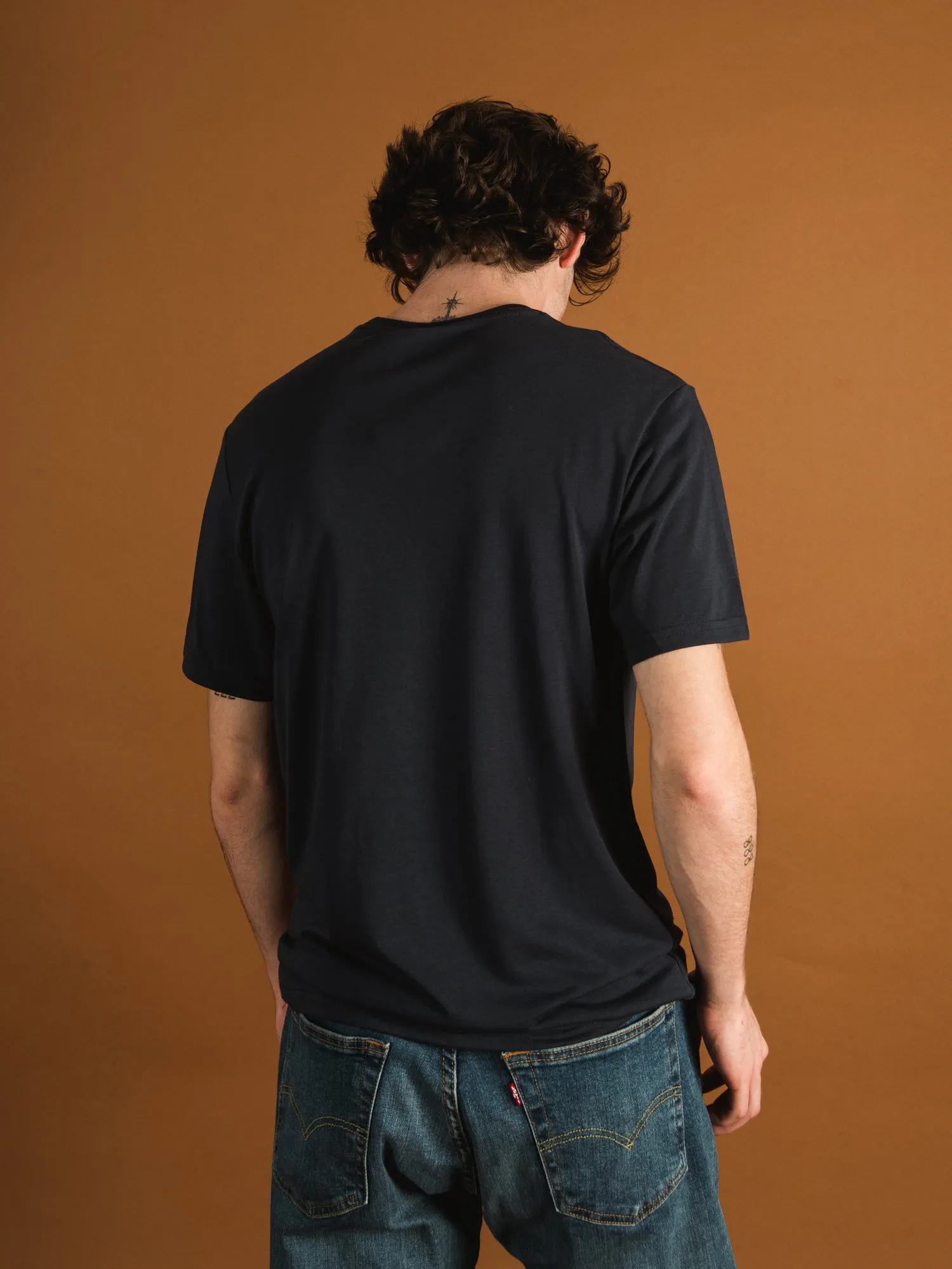 FOX PINNACLE T-SHIRT - CLEARANCE sold by Boathouse product image thumbnail 2