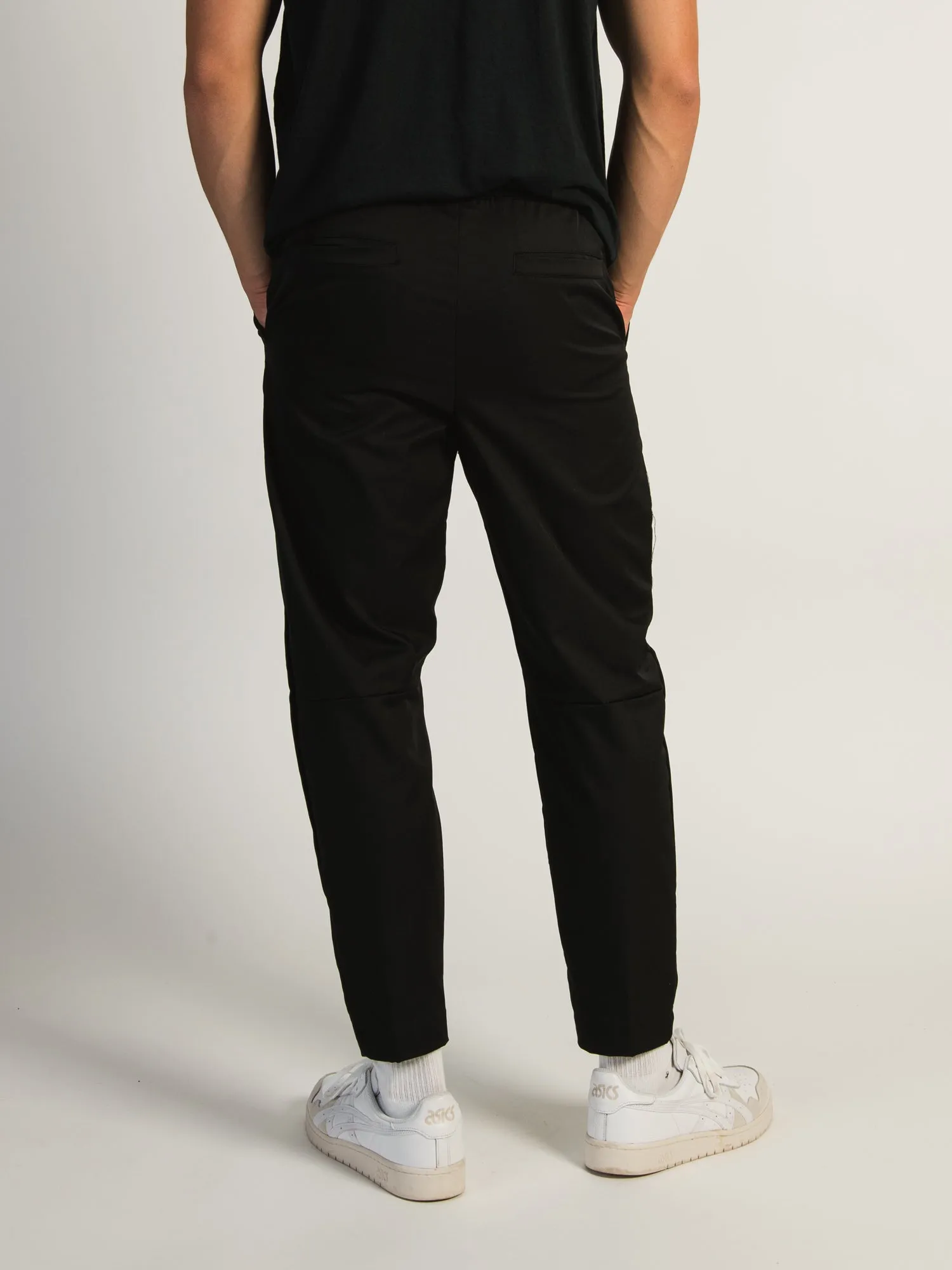 NIKE WOVEN TAPERED LEG PANT sold by Boathouse product image thumbnail 4