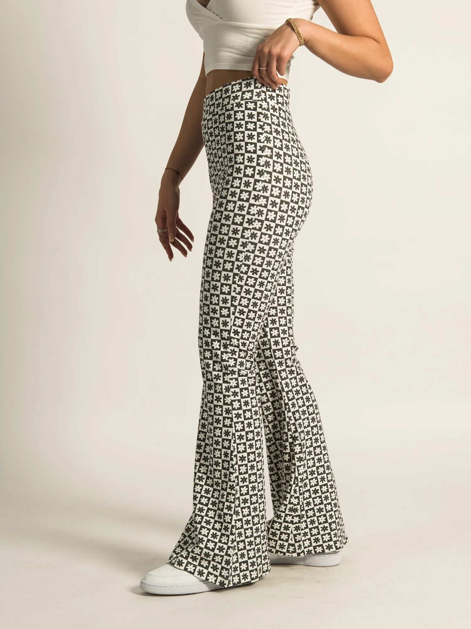 HARLOW HIGHRISE PRINT FLARE PANT - CLEARANCE sold by Boathouse product image thumbnail 3