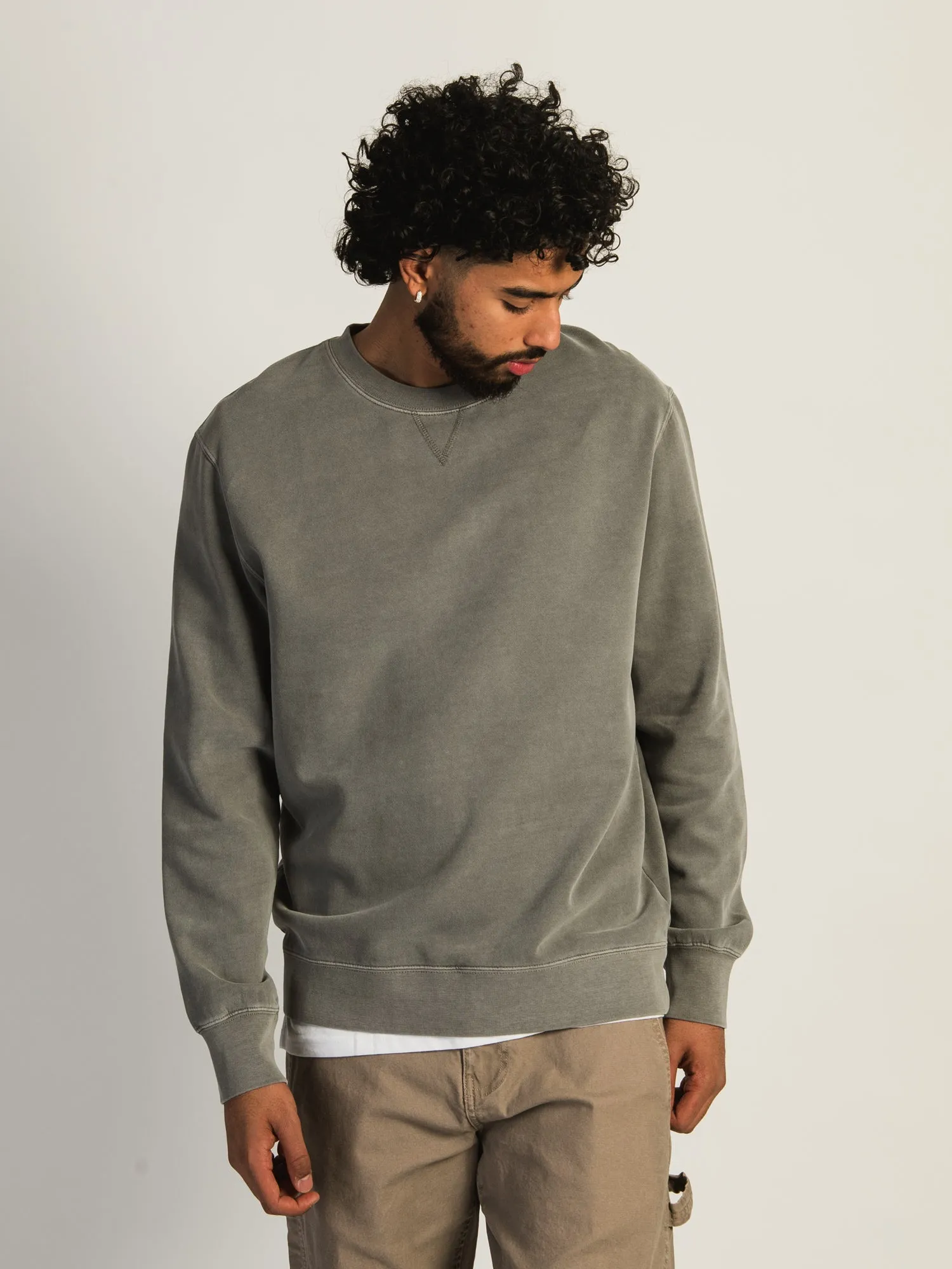 KOLBY PARKER GARMET DYE CREWNECK - LIGHT GREY sold by Boathouse