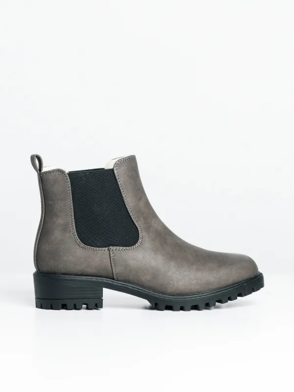 WOMENS DLG CAMILLA SHORT BOOT sold by Boathouse