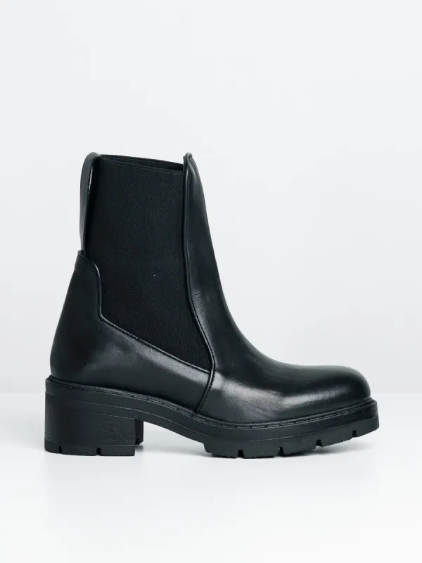WOMENS CHRISSY SHORT BOOT - CLEARANCE sold by Boathouse