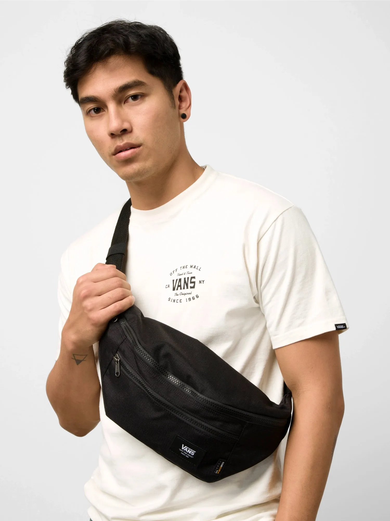 VANS WARD XBODY PACK sold by Boathouse product image thumbnail 2