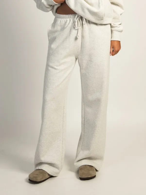 HARLOW STELLA STRAIGHT LEG SWEATPANT - CLOUD made by Harlow