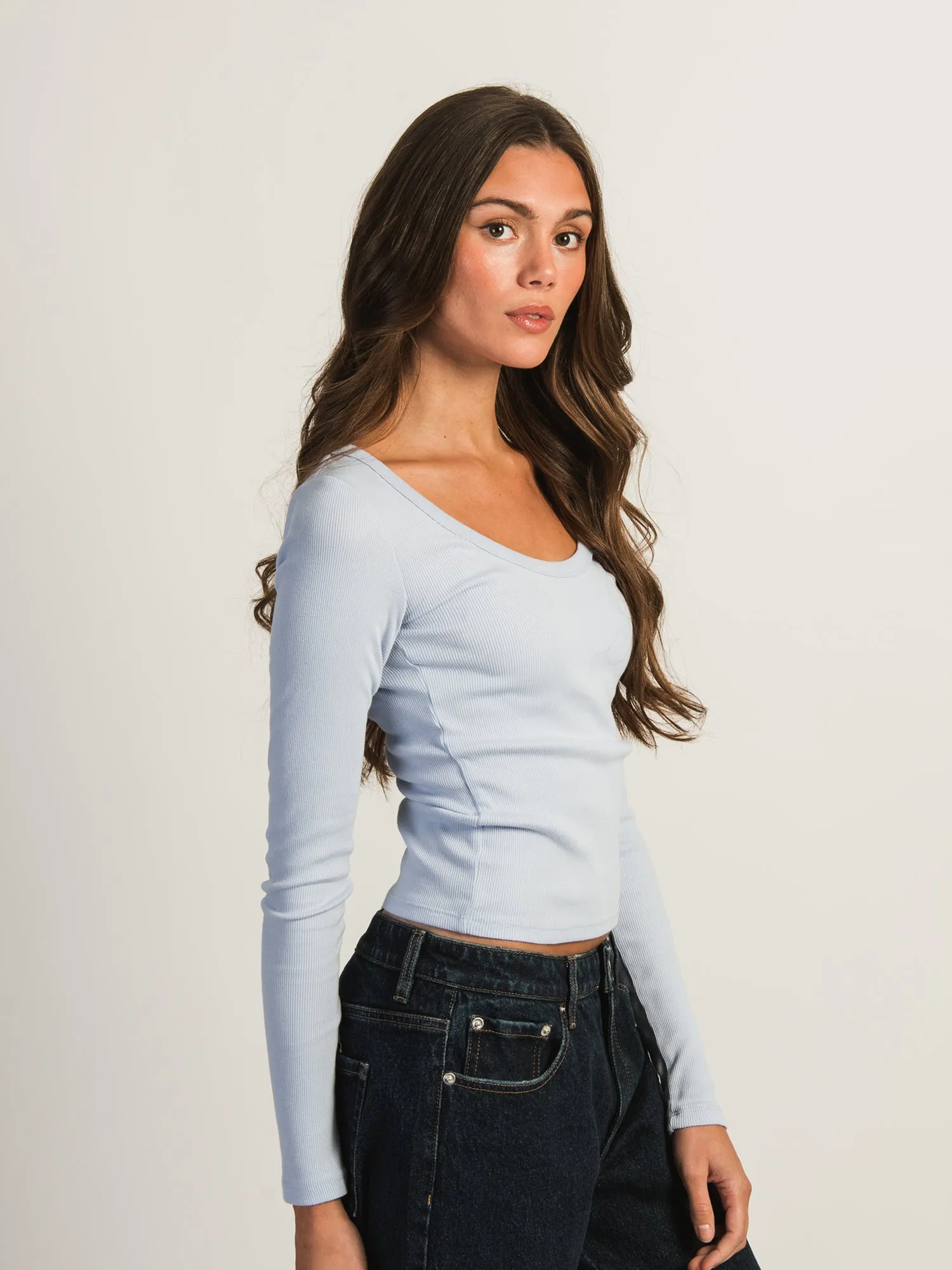 HARLOW ESSENTIAL LONG SLEEVE SCOOPNECK - PERIWINKLE sold by Boathouse product image thumbnail 3