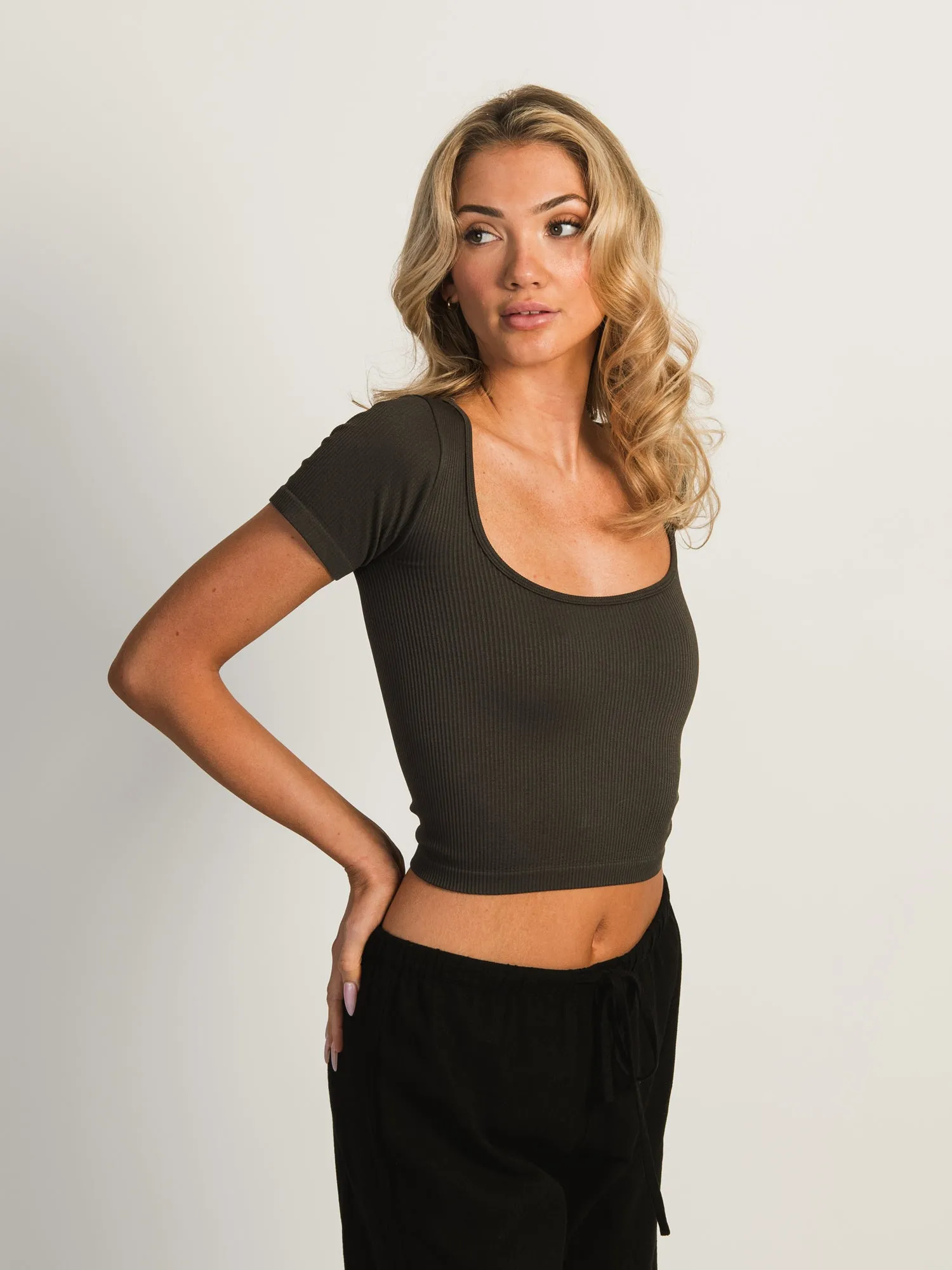 HARLOW SQUARENECK SEAMLESS TEE - CHARCOAL sold by Boathouse product image thumbnail 2