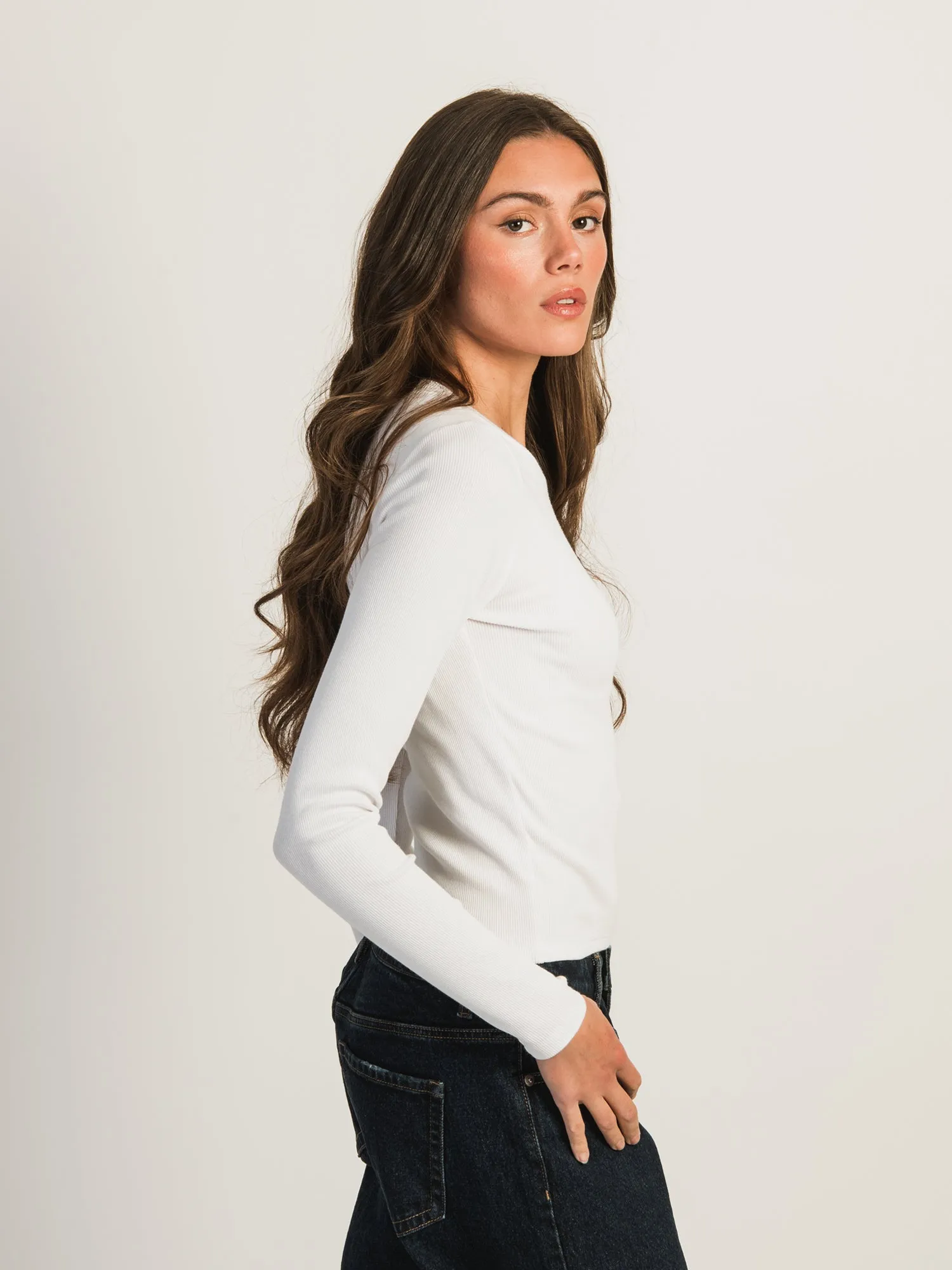 HARLOW ESSENTIAL LONG SLEEVE CREWNECK sold by Boathouse product image thumbnail 2