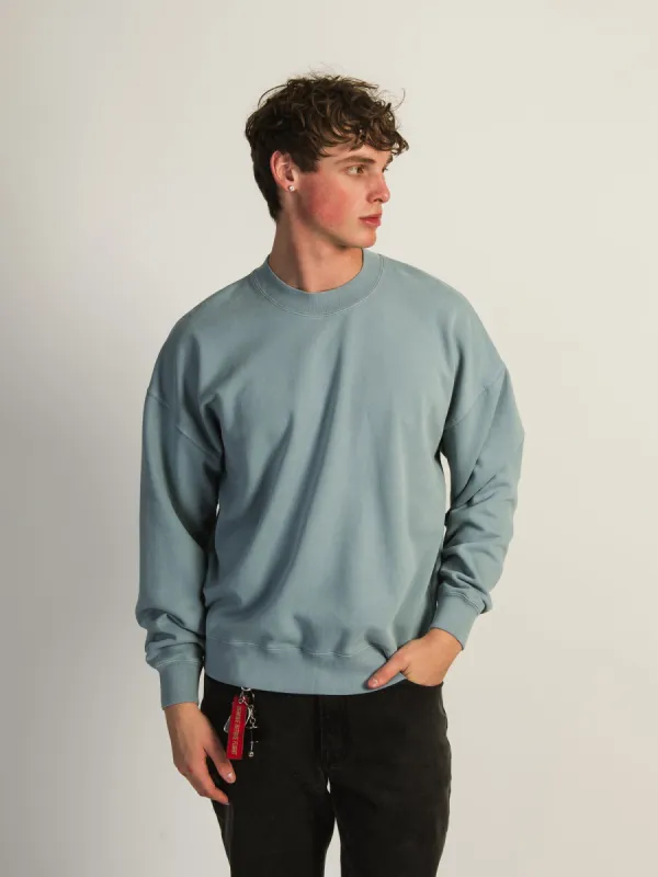 KOLBY RELAXED FIT CREW - POWDER BLUE made by Kolby