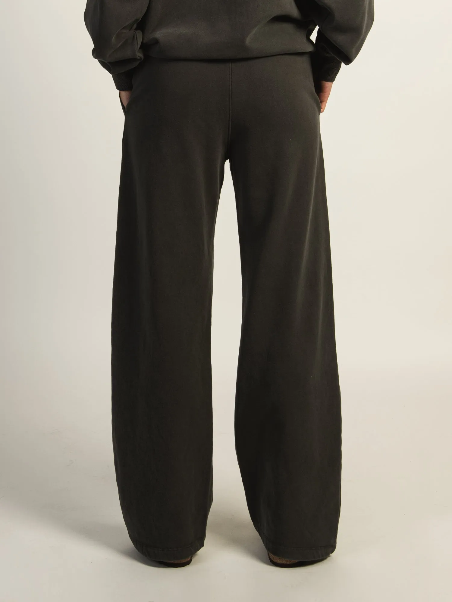 HARLOW STELLA STRAIGHT LEG SWEATPANT - CHARCOAL sold by Boathouse product image thumbnail 5