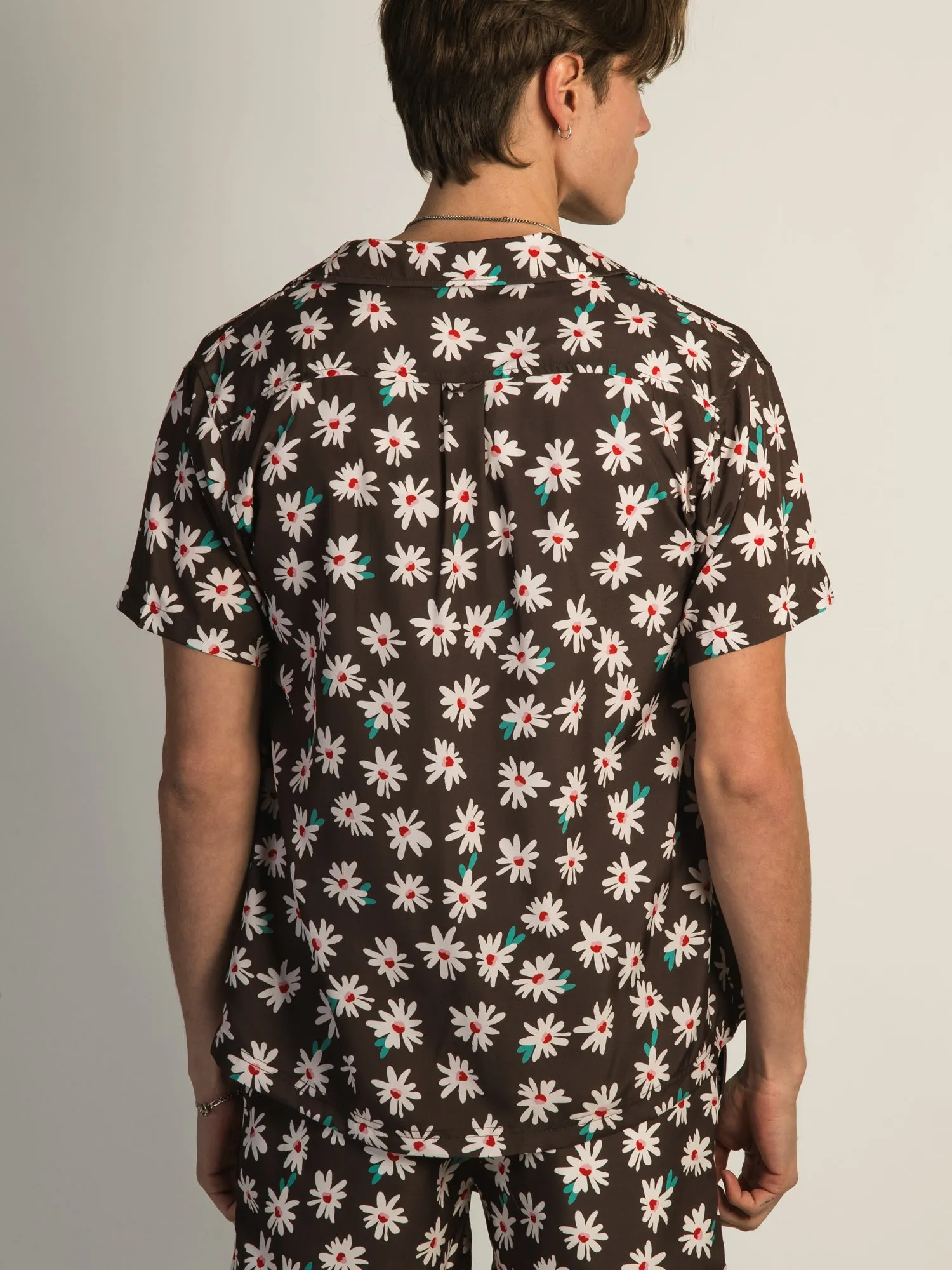 ISLAND HAZE FLORAL SHORT SLEEVE WOVEN sold by Boathouse product image thumbnail 5