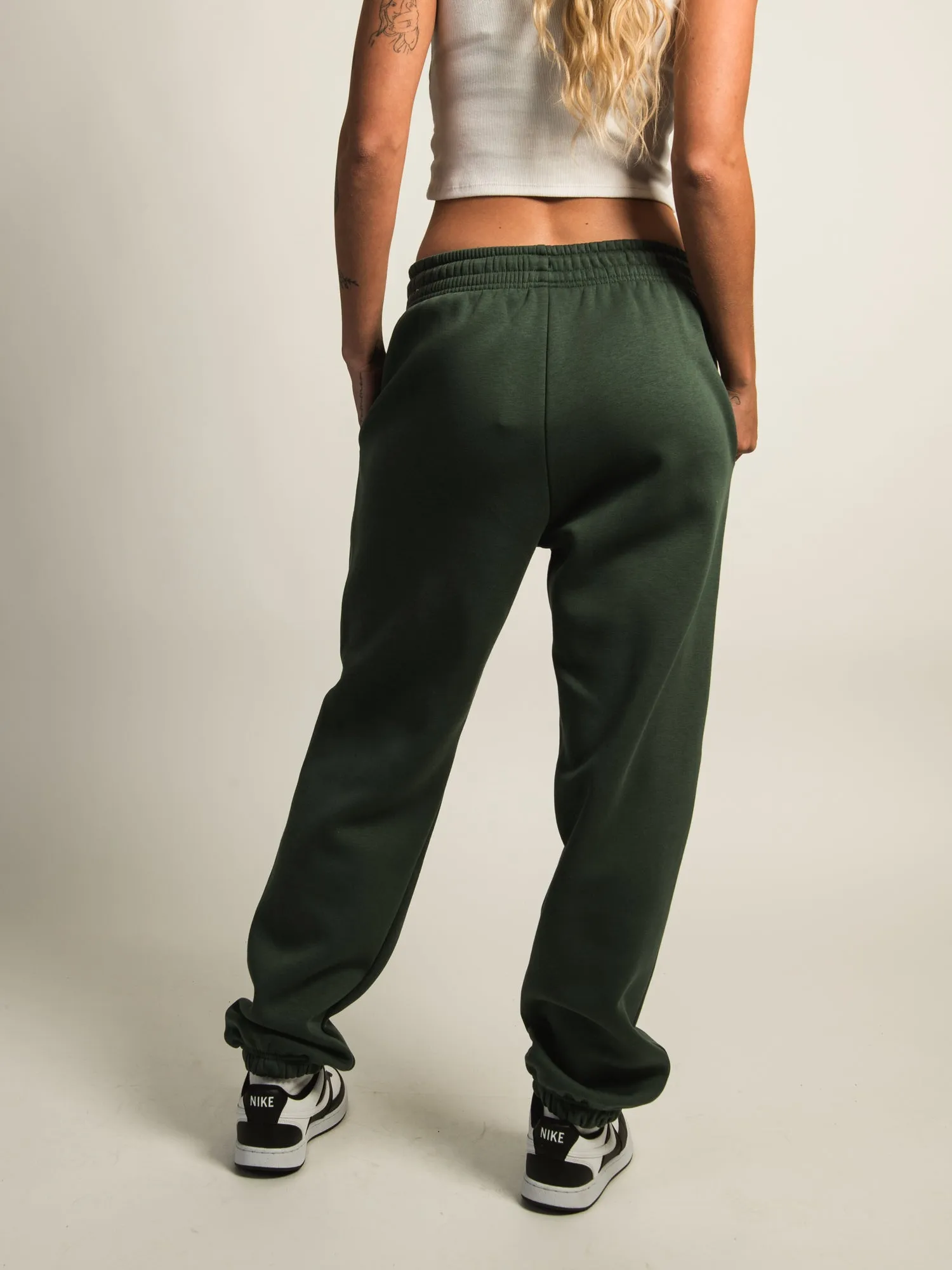 NIKE SPORTSWEAR PHOENIX FLEECE OVERSIZED PANT sold by Boathouse product image thumbnail 5
