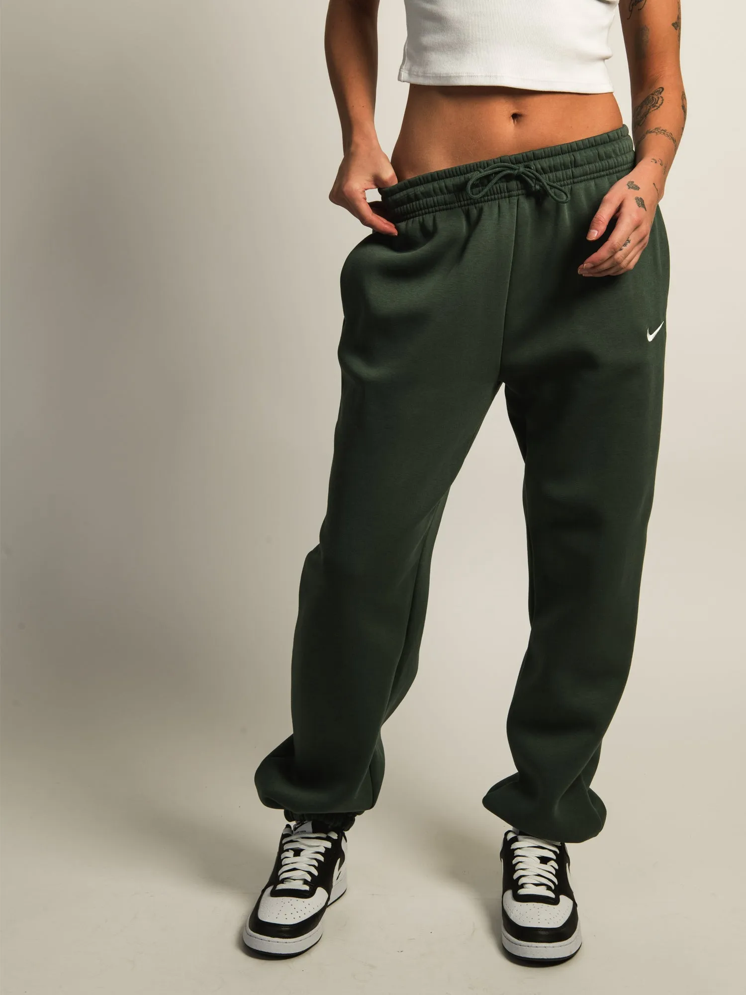 NIKE SPORTSWEAR PHOENIX FLEECE OVERSIZED PANT sold by Boathouse product image thumbnail 3