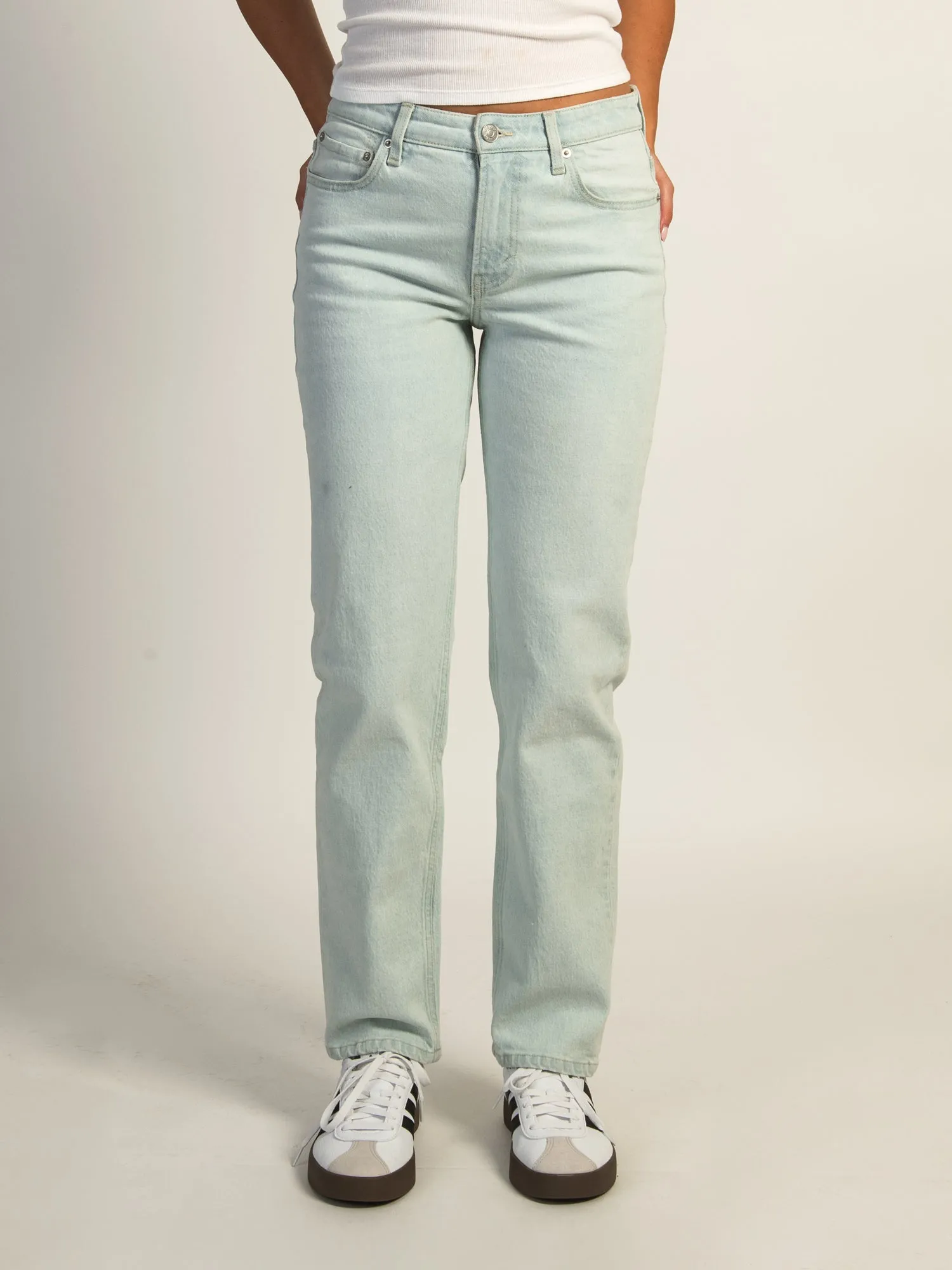 HARLOW MID-RISE STRAIGHT JEAN sold by Boathouse