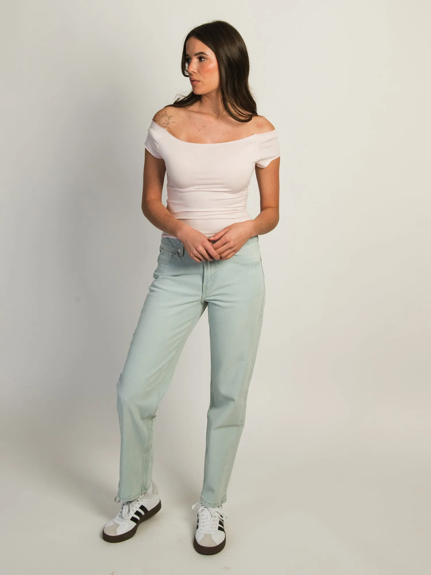 HARLOW MID-RISE STRAIGHT JEAN sold by Boathouse product image thumbnail 5