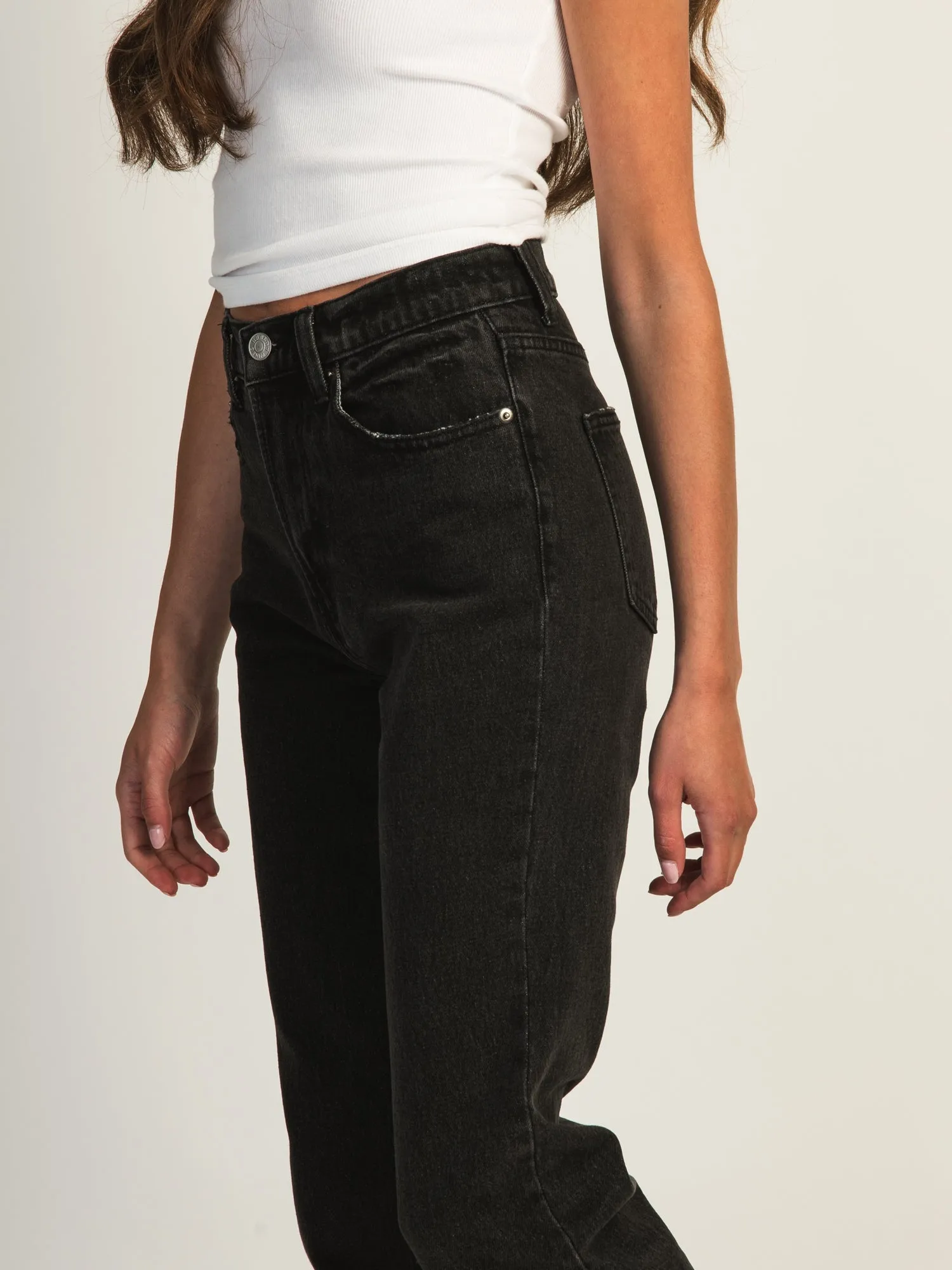 HARLOW HIGH-RISE STRAIGHT JEAN - BLACK sold by Boathouse product image thumbnail 4