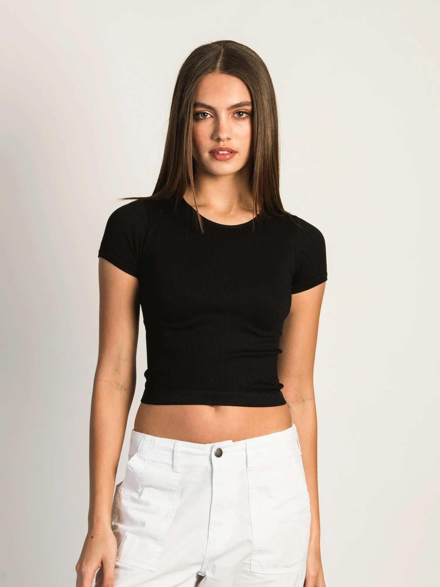 HARLOW RIBBED SEAMLESS TEE - BLACK - CLEARANCE sold by Boathouse