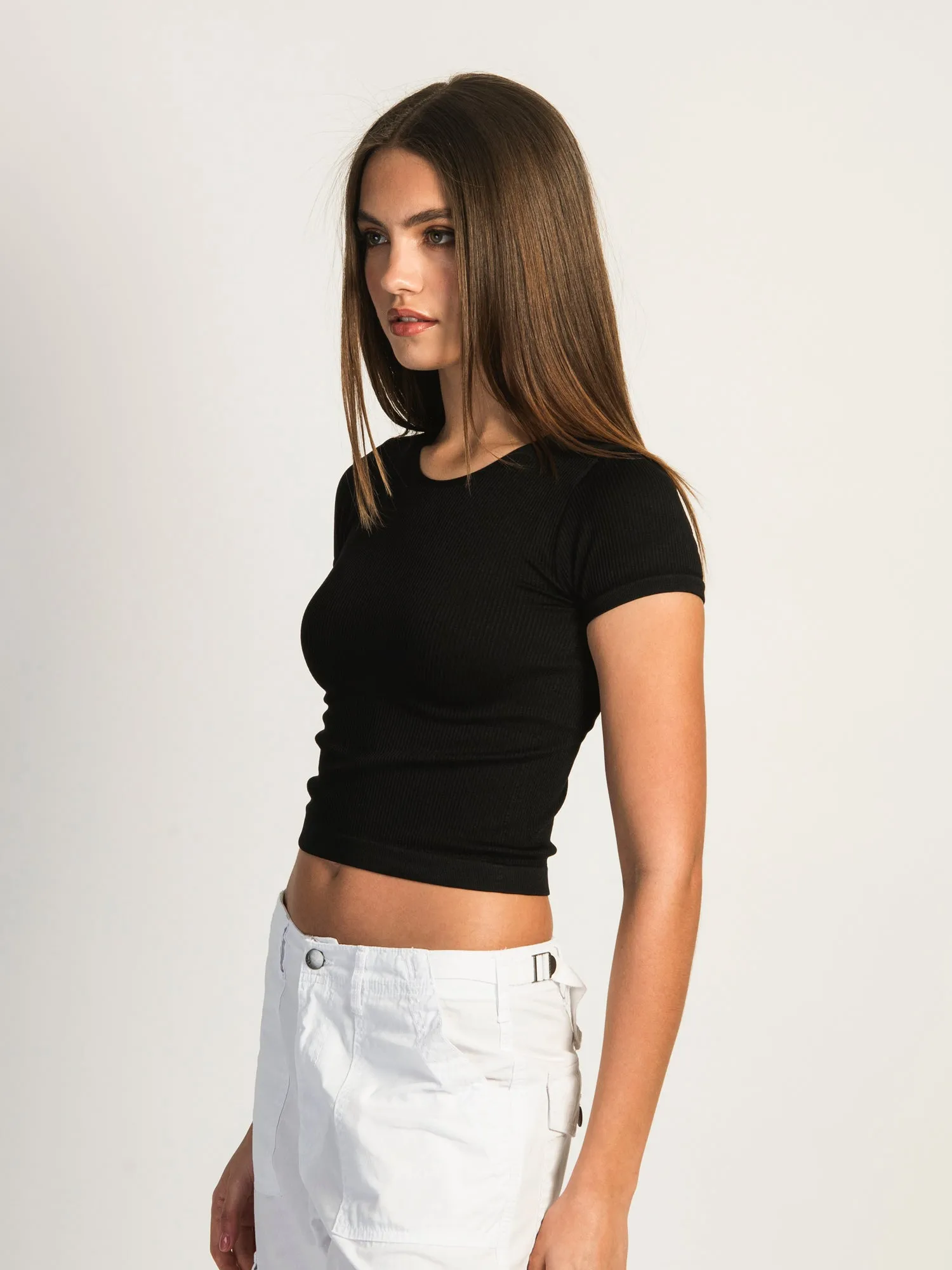 HARLOW RIBBED SEAMLESS TEE - BLACK - CLEARANCE sold by Boathouse product image thumbnail 2