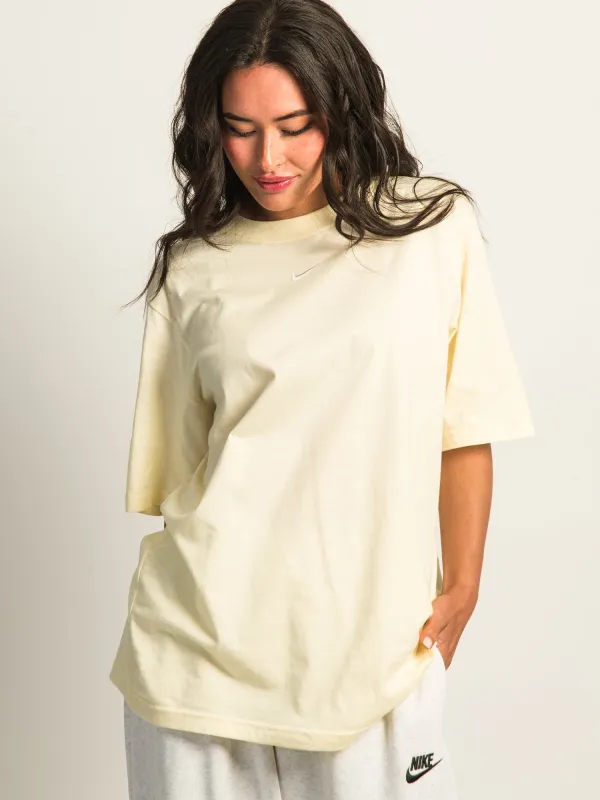 NIKE SPORTSWEAR CLUB T-SHIRT - ALABASTER made by Nike