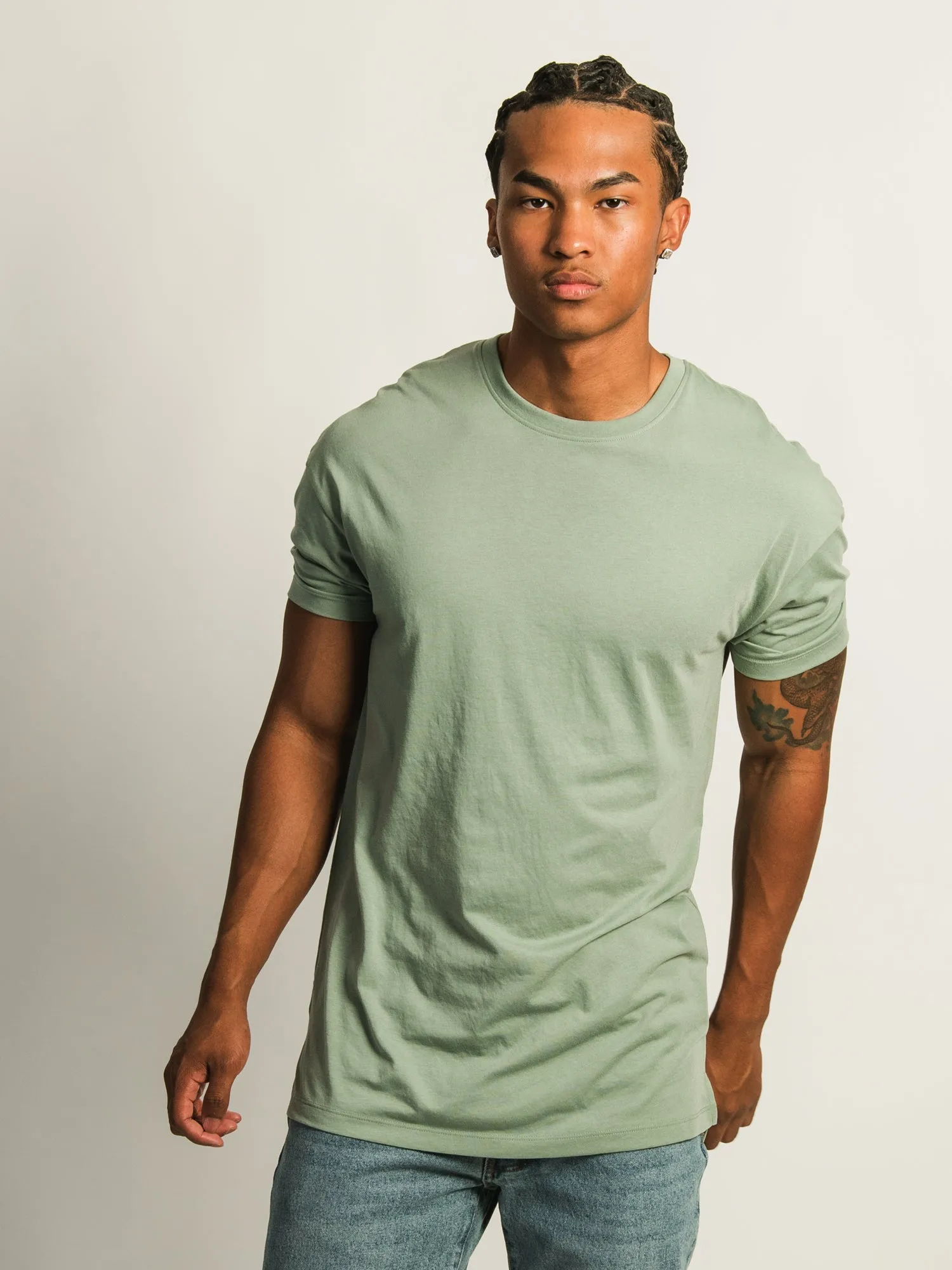 LONG FIT TEE- GREEN sold by Boathouse