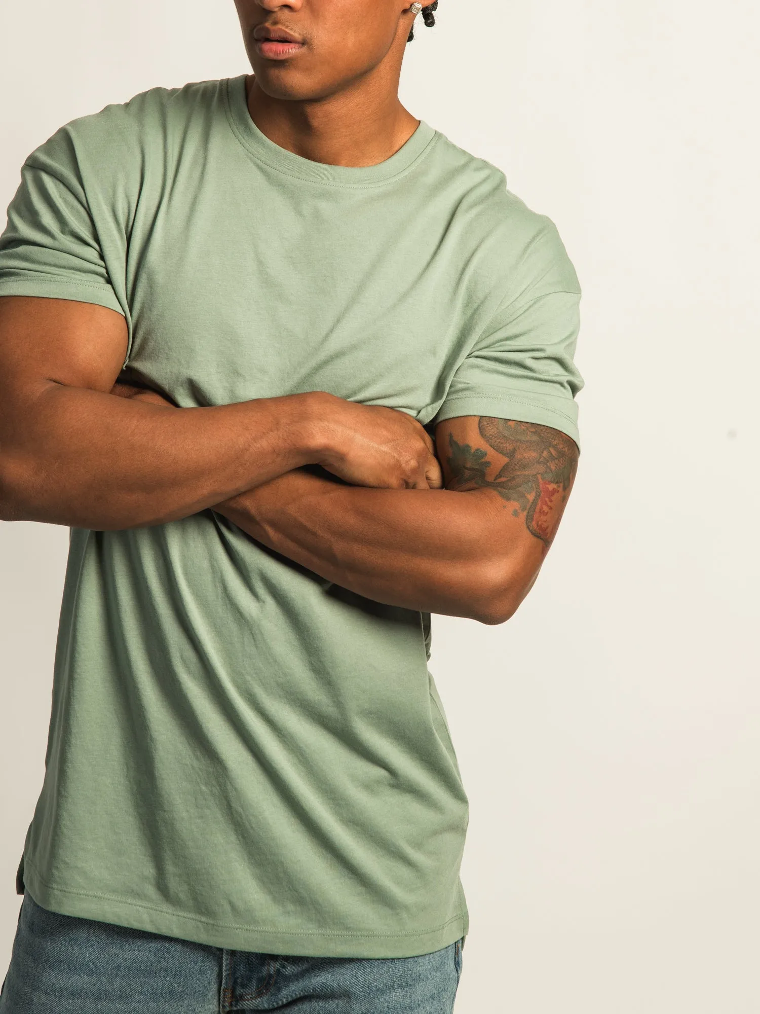 LONG FIT TEE- GREEN sold by Boathouse product image thumbnail 3