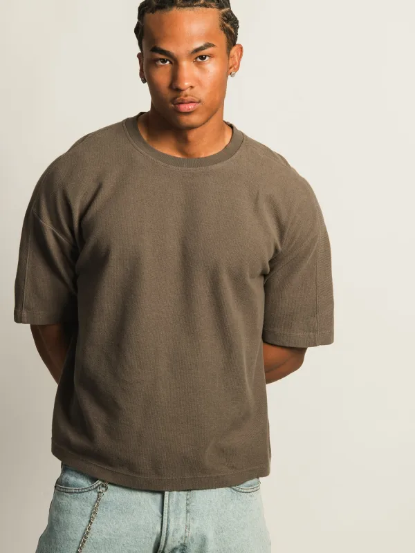 KOLBY SHORT CUT KNIT TEE- IRON made by Kolby