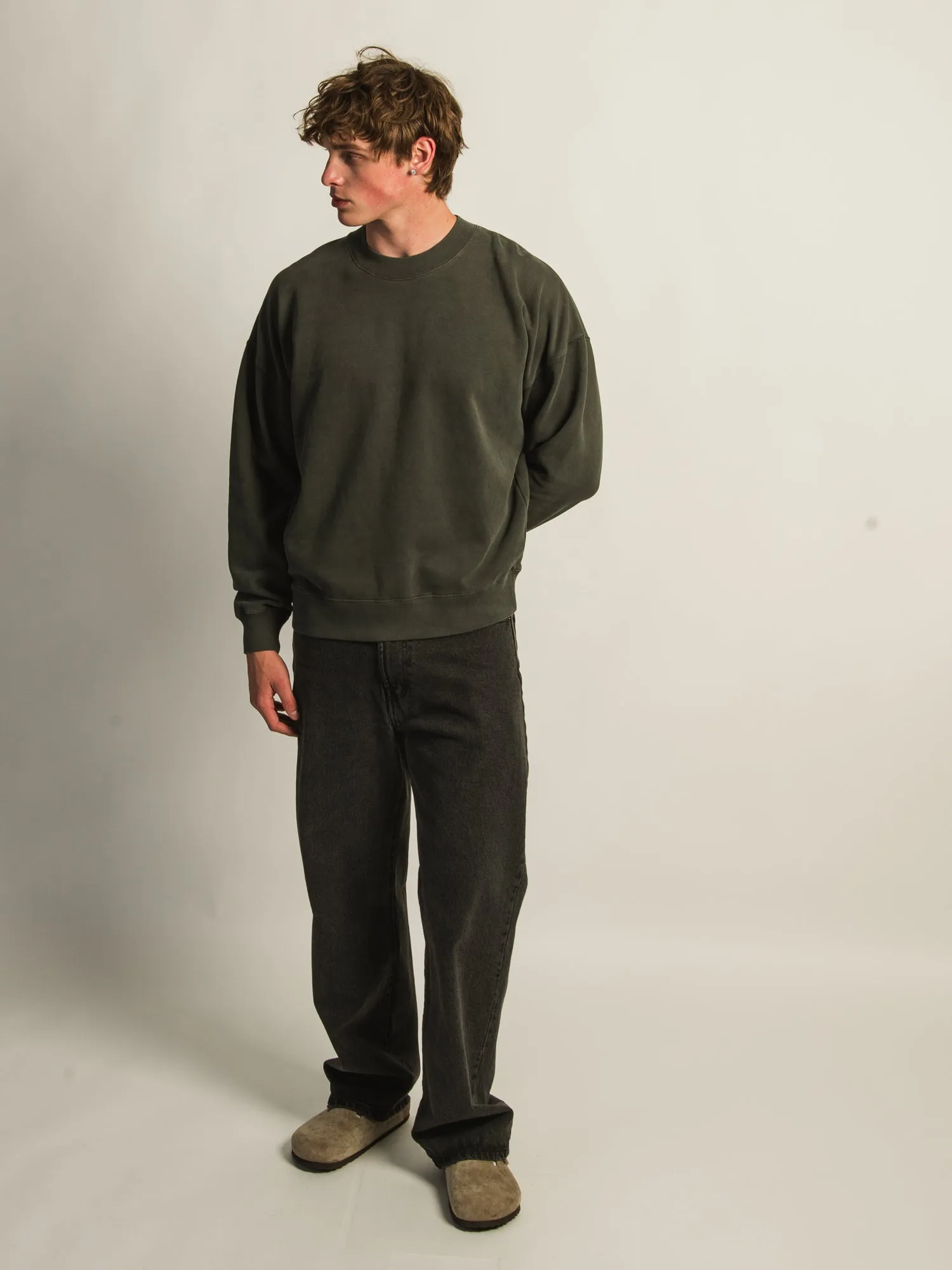 KOLBY RELAXED CREW FIT - GREEN sold by Boathouse product image thumbnail 2