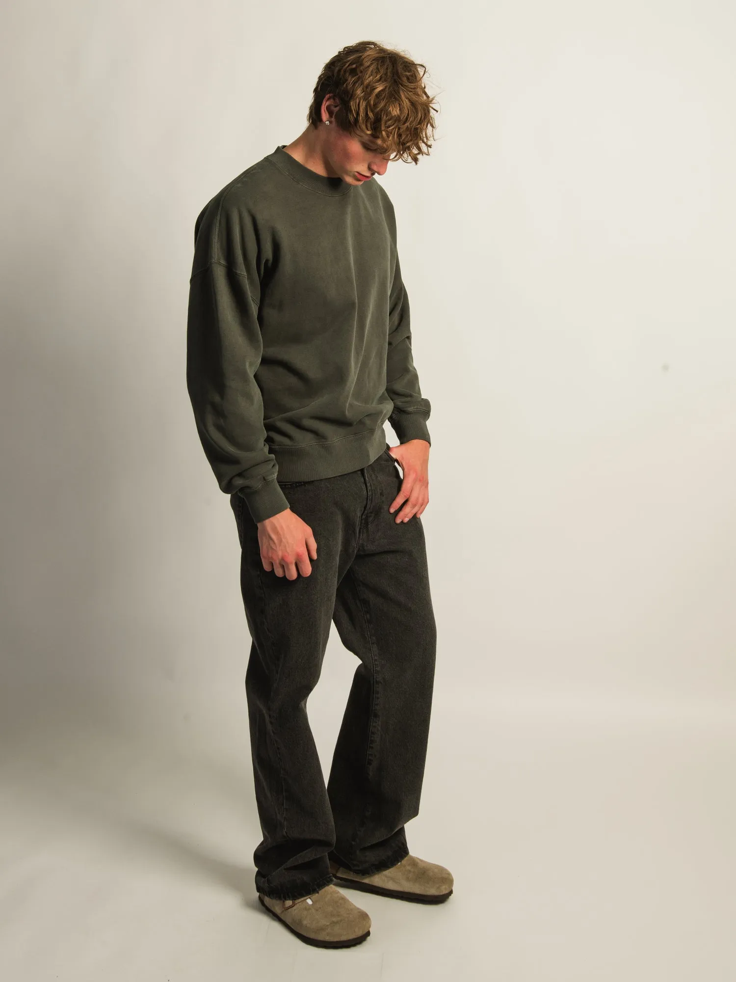 KOLBY RELAXED CREW FIT - GREEN sold by Boathouse product image thumbnail 4