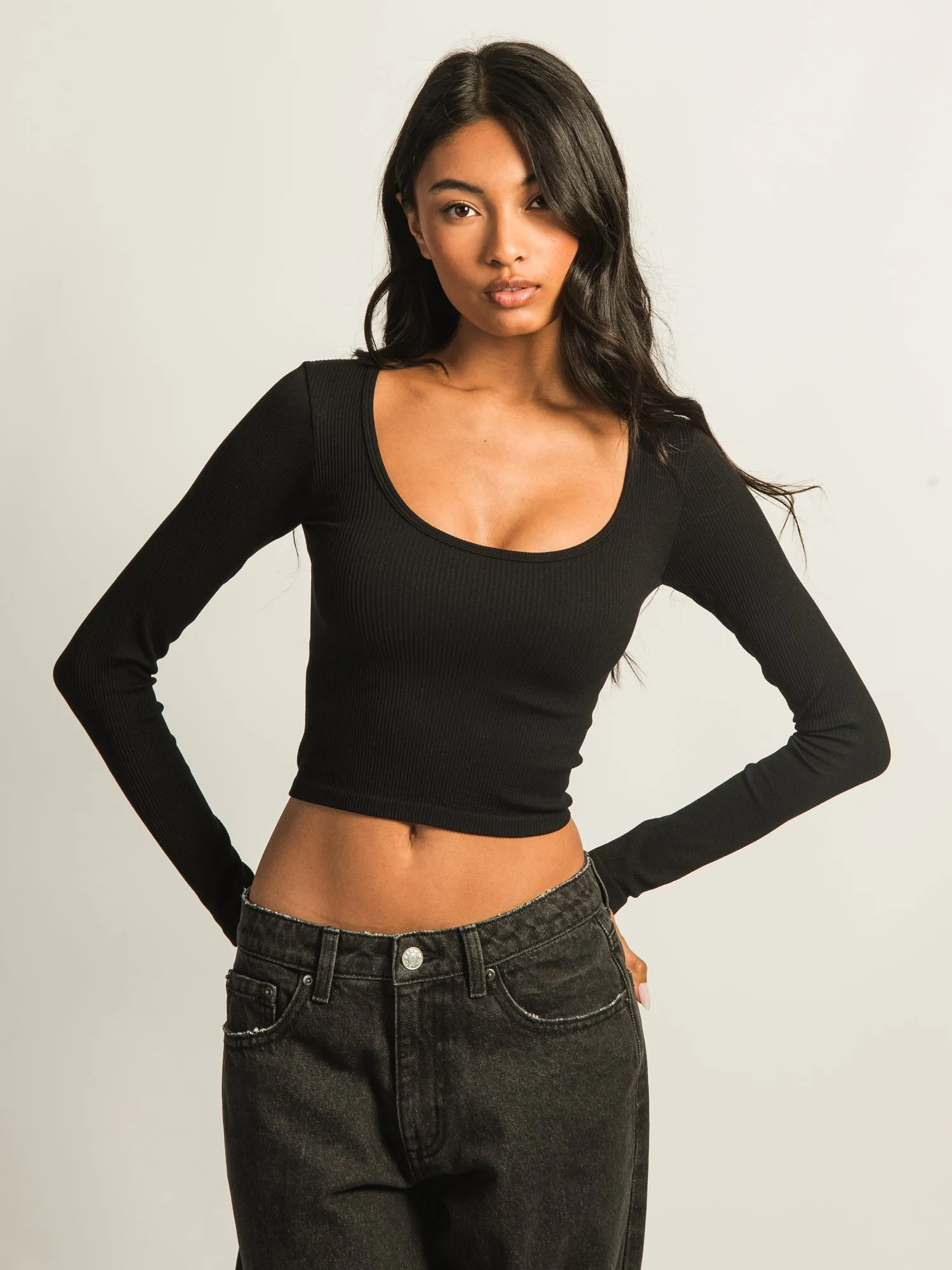 HARLOW SEAMLESS SQUARENECK LONG SLEEVE - BLACK sold by Boathouse
