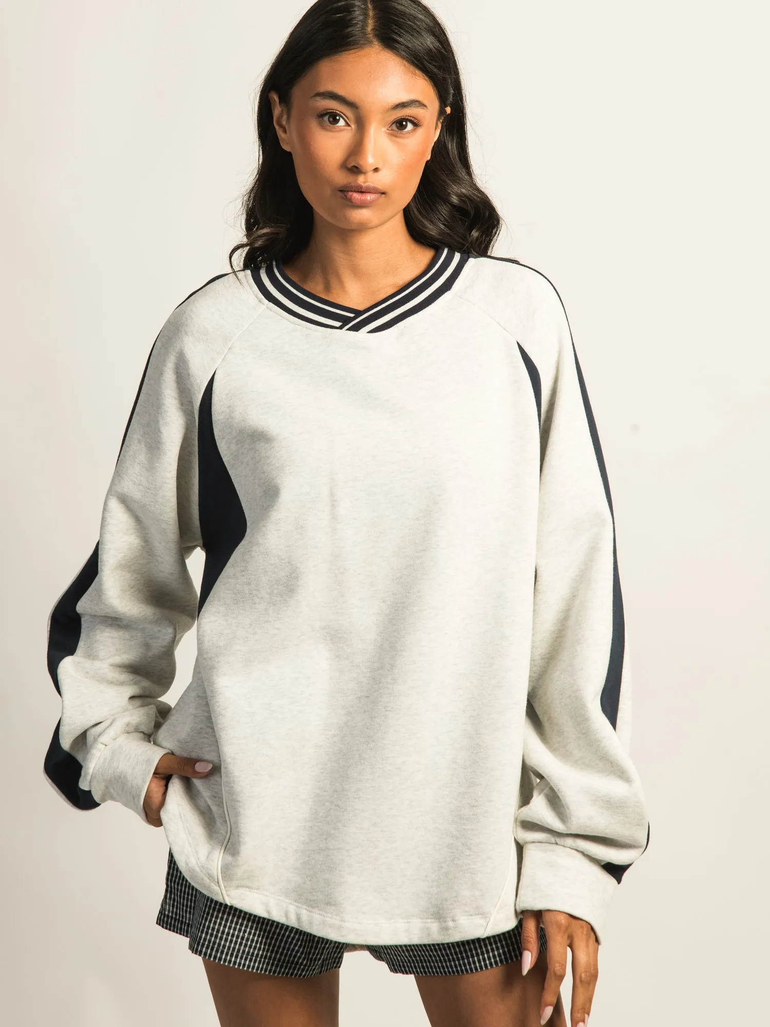 HARLOW CHARLIE CREWNECK - CLOUD sold by Boathouse product image thumbnail 2